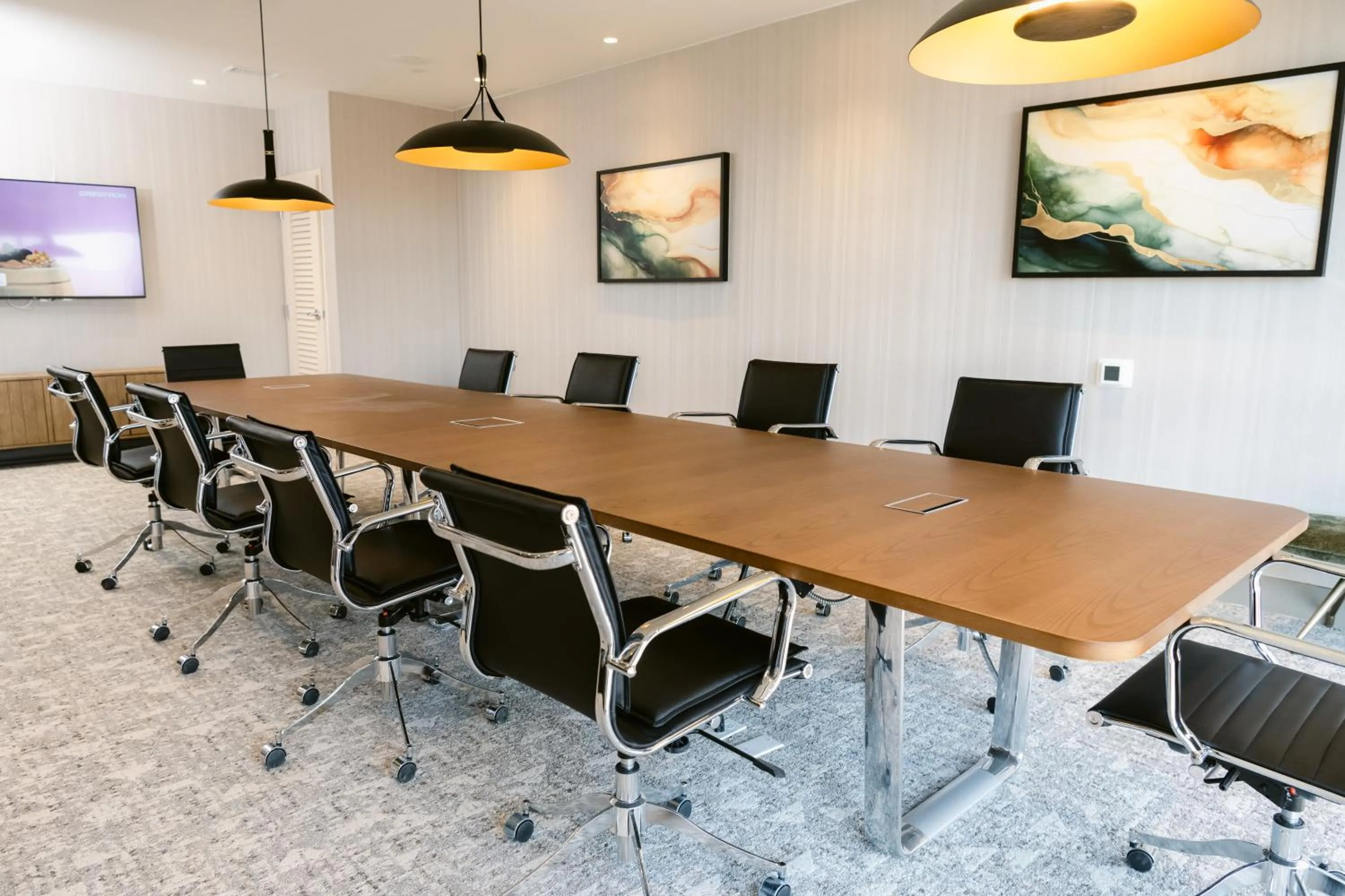 Meeting/conference room in Anthem House Huntsville MidCity, powered by Placemakr