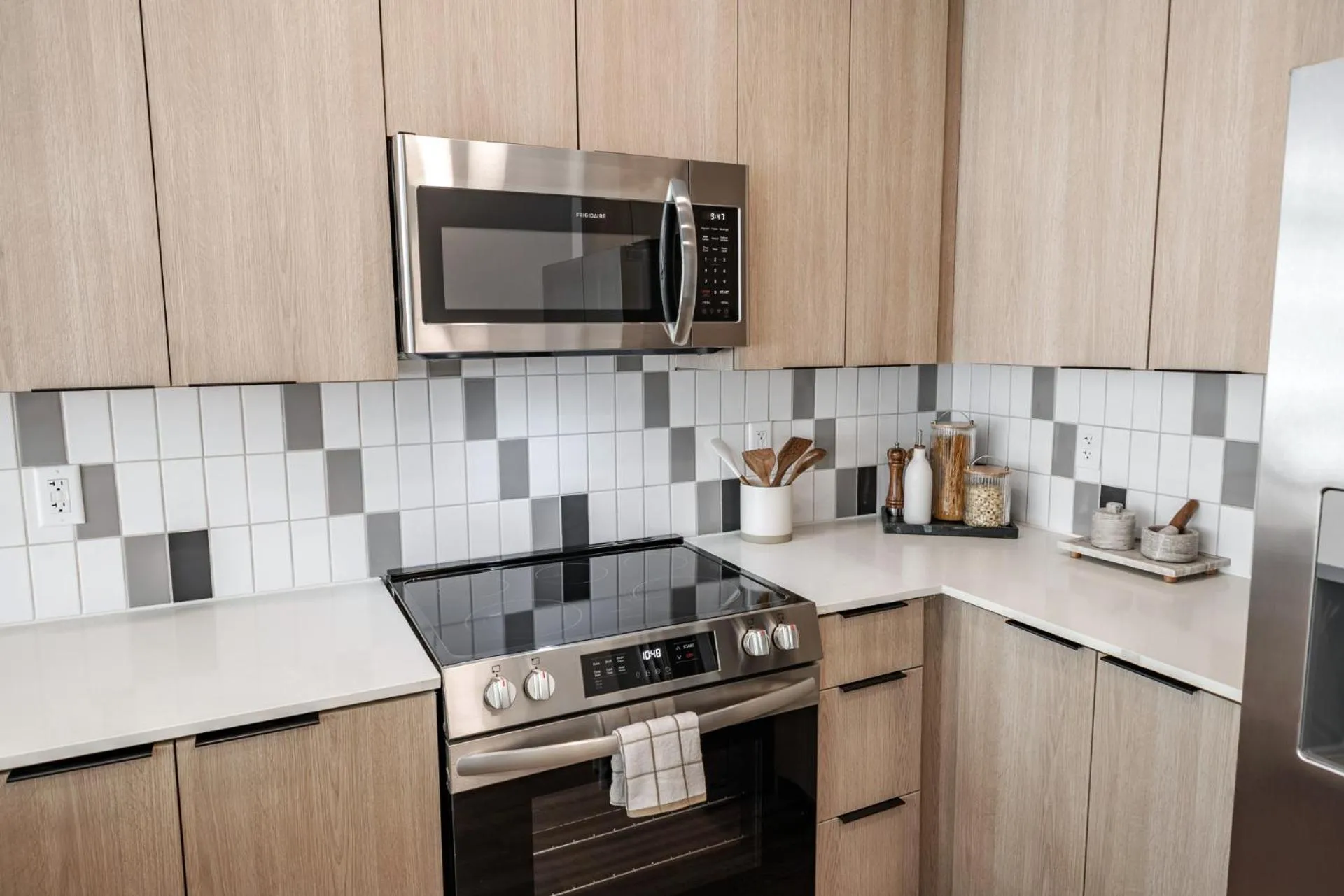 Kitchen or kitchenette in Anthem House Huntsville MidCity, powered by Placemakr