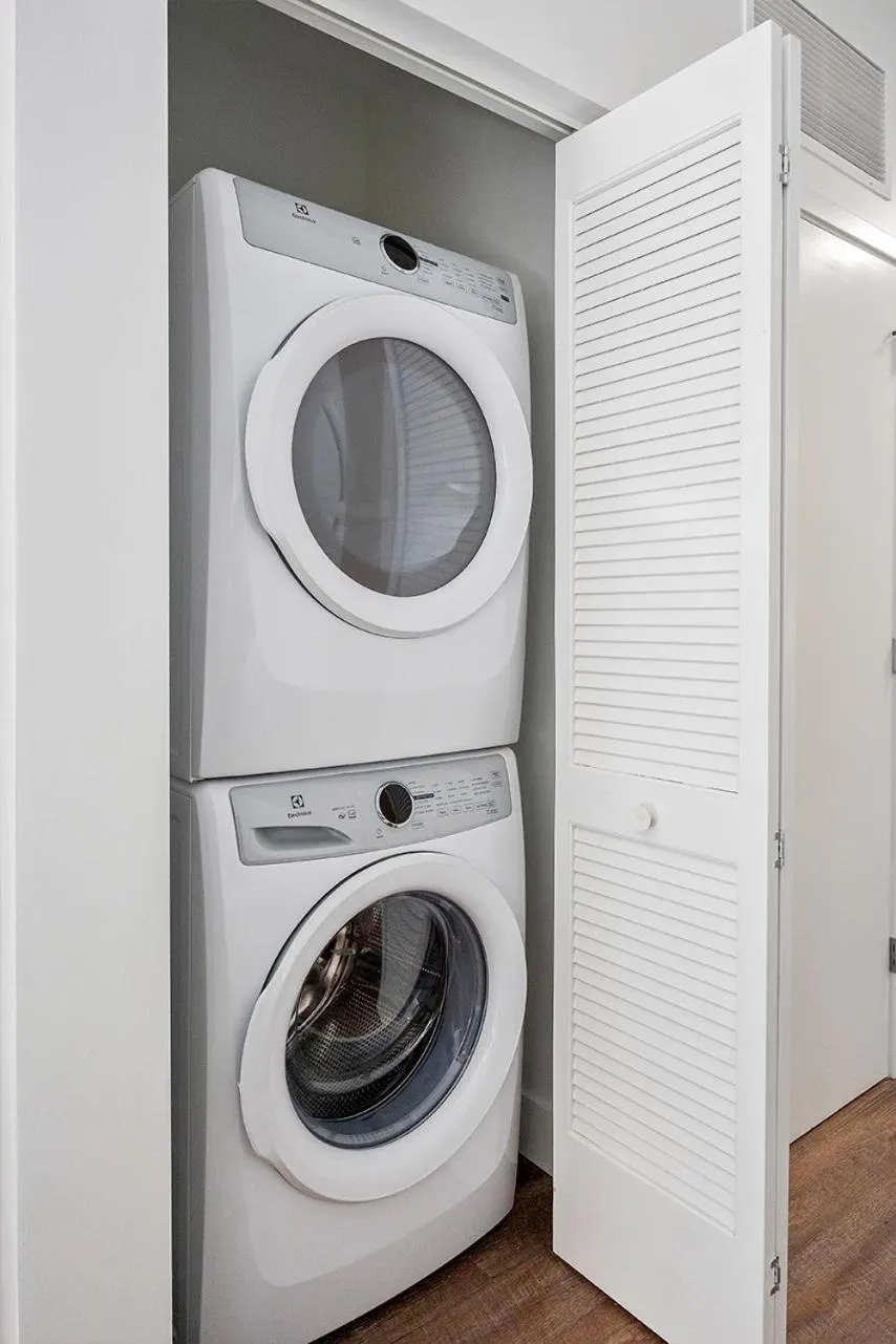 washing machine in Anthem House Huntsville MidCity, powered by Placemakr