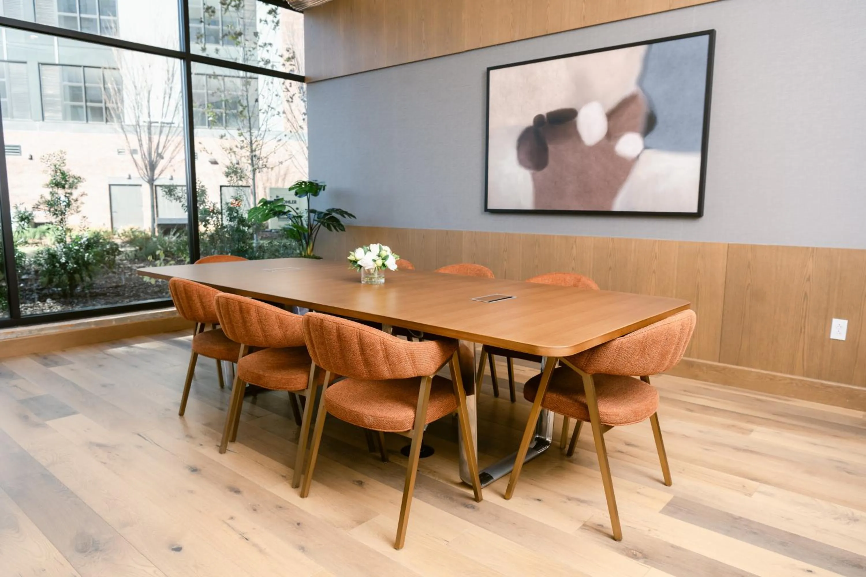 Meeting/conference room in Anthem House Huntsville MidCity, powered by Placemakr