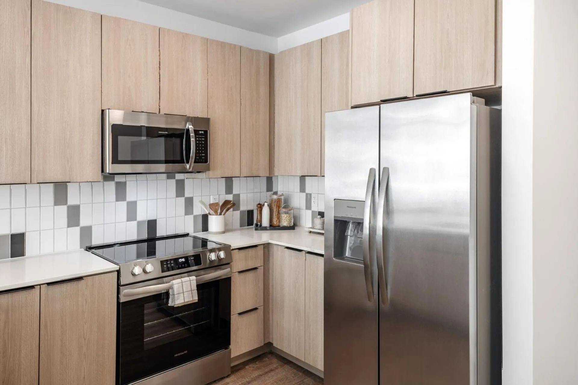 Kitchen or kitchenette in Anthem House Huntsville MidCity, powered by Placemakr