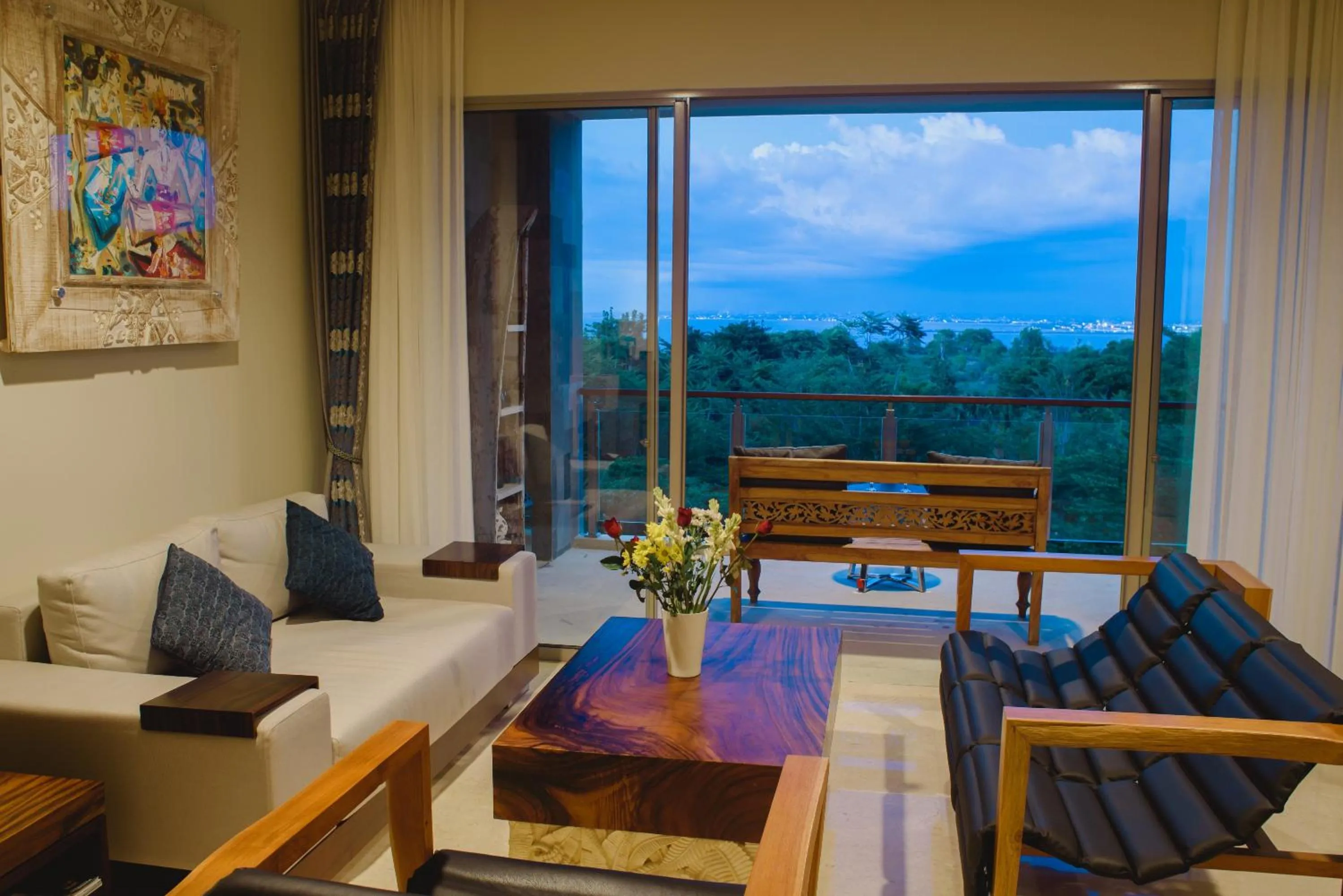 TV and multimedia in Luxury Apartment at AYANA Residences