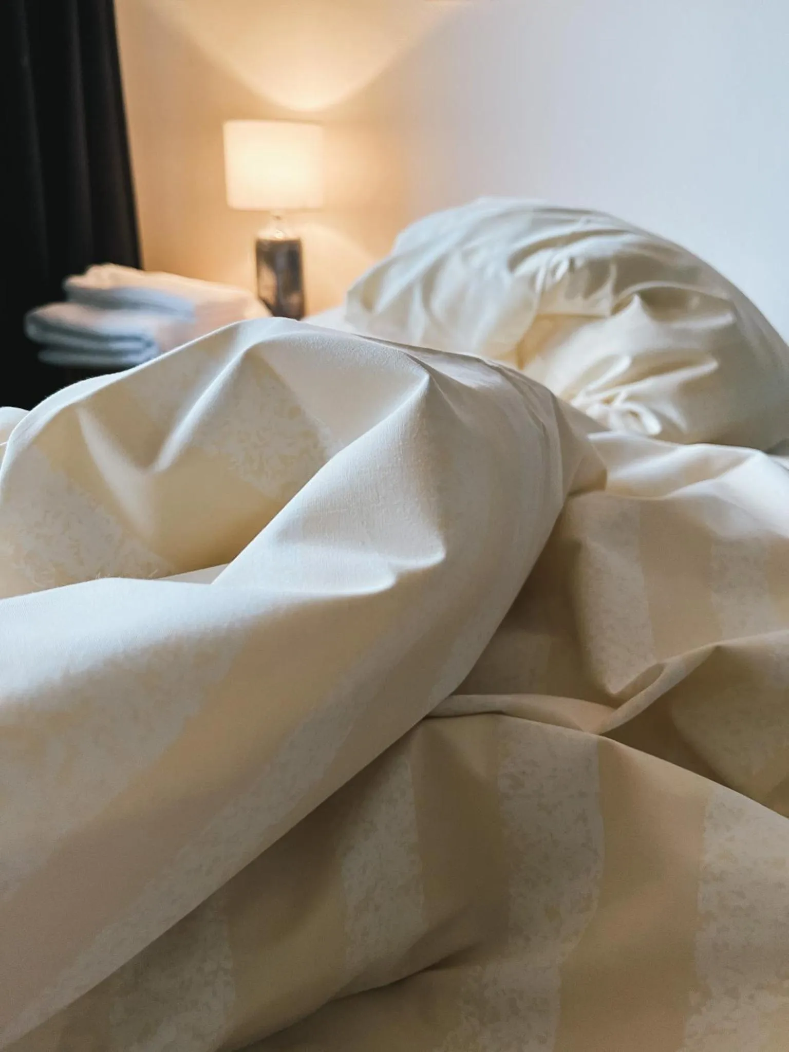 Bed in RS Lägenhetshotell Skövde