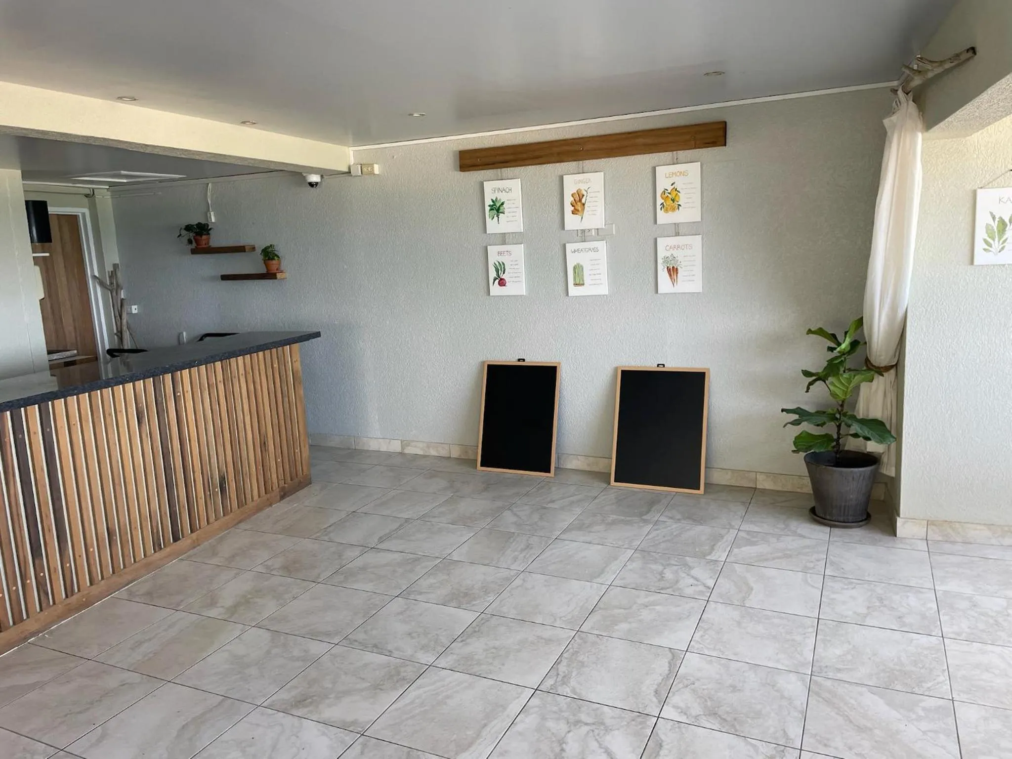 Lounge or bar in Hôtel Le Roy