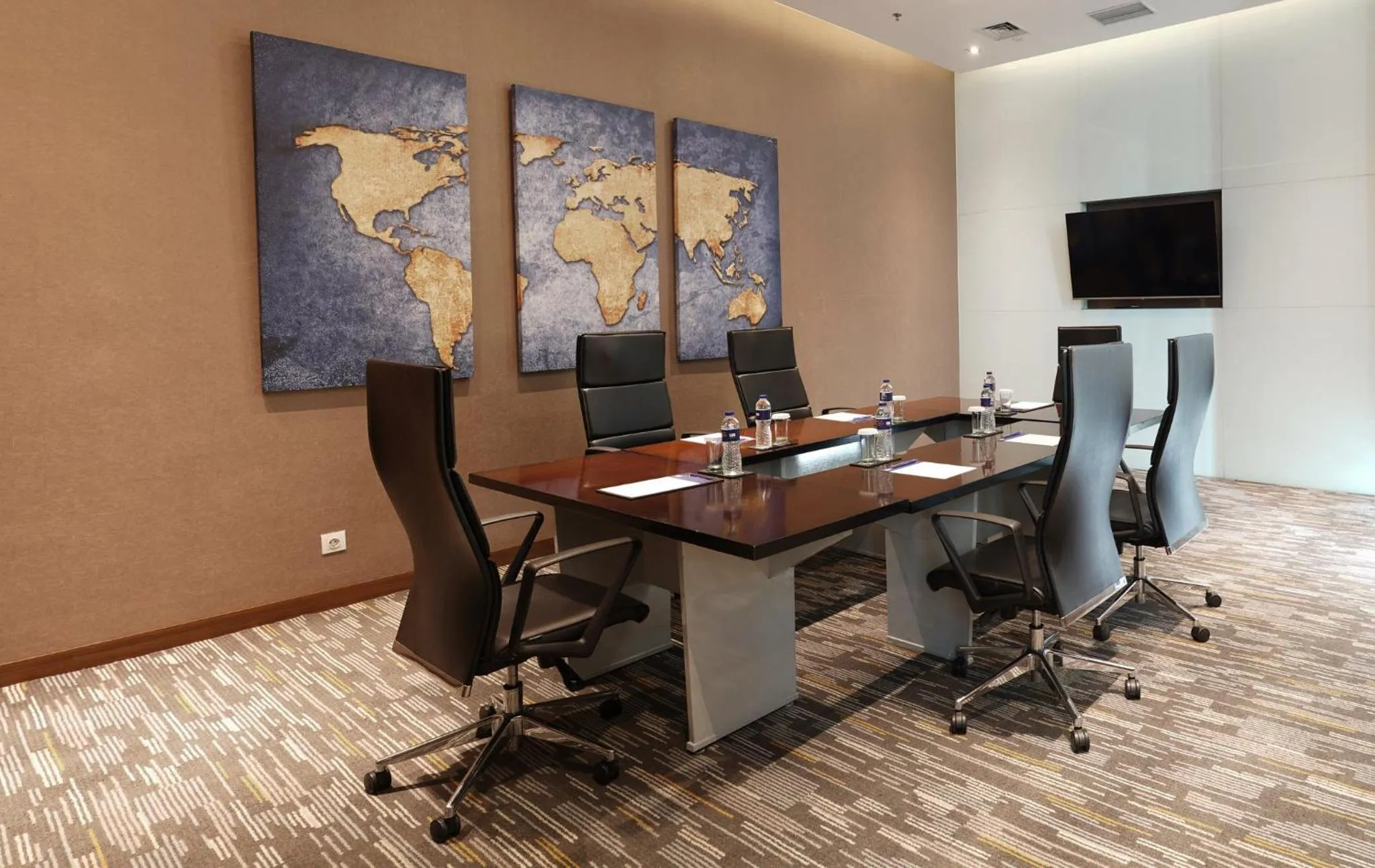 Meeting/conference room in Holiday Inn Express Jakarta International Expo by IHG