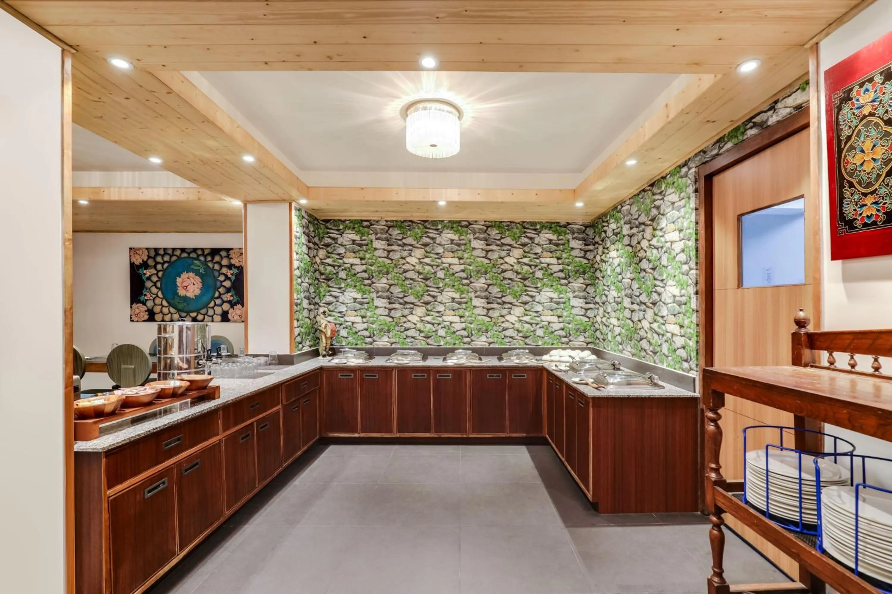 Restaurant/places to eat in Summit Swiss Heritage Resort & Spa