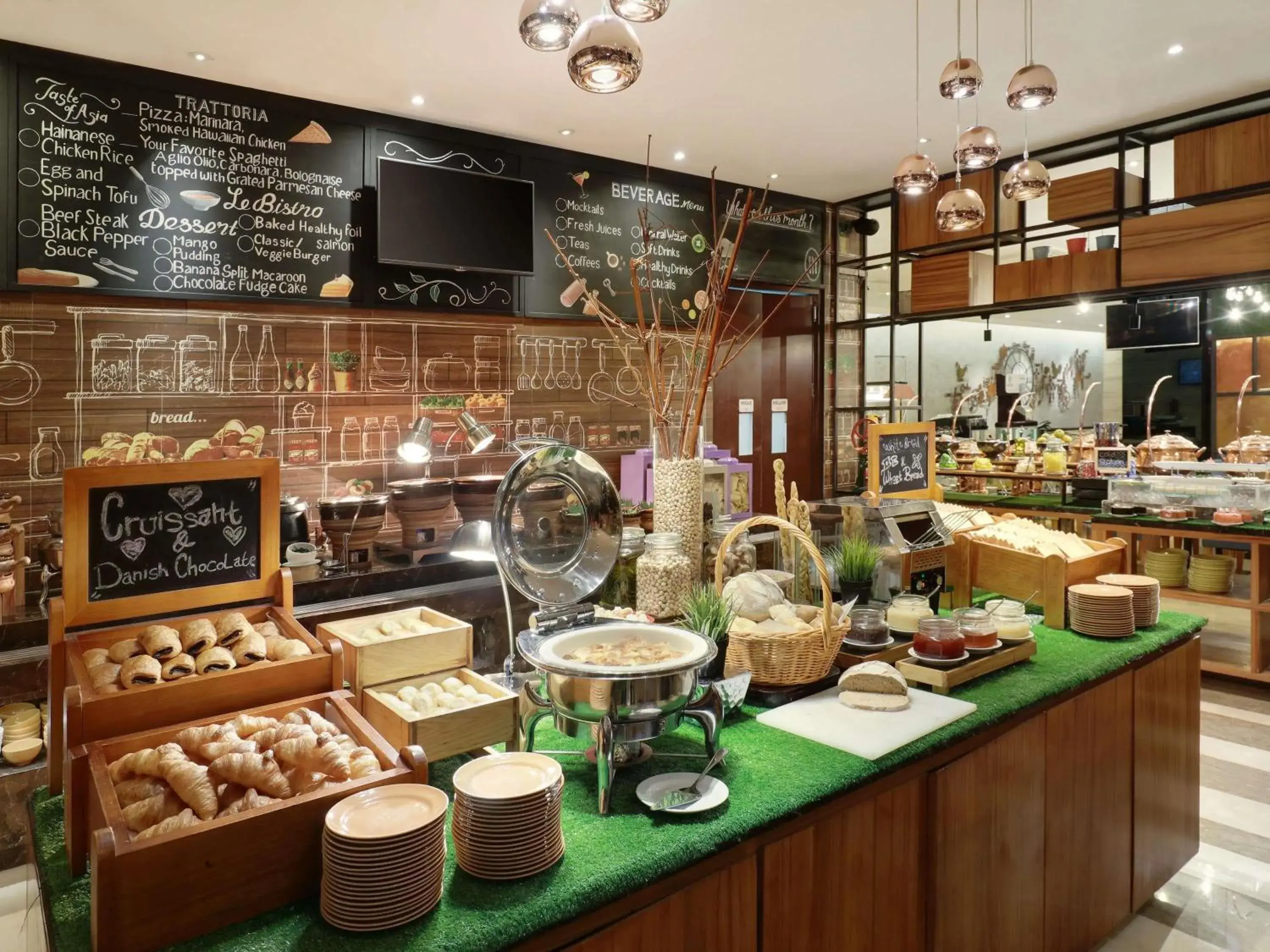 Restaurant/places to eat in Mercure Jakarta Cikini Restaurant/places to eat in Mercure Jakarta Cikini