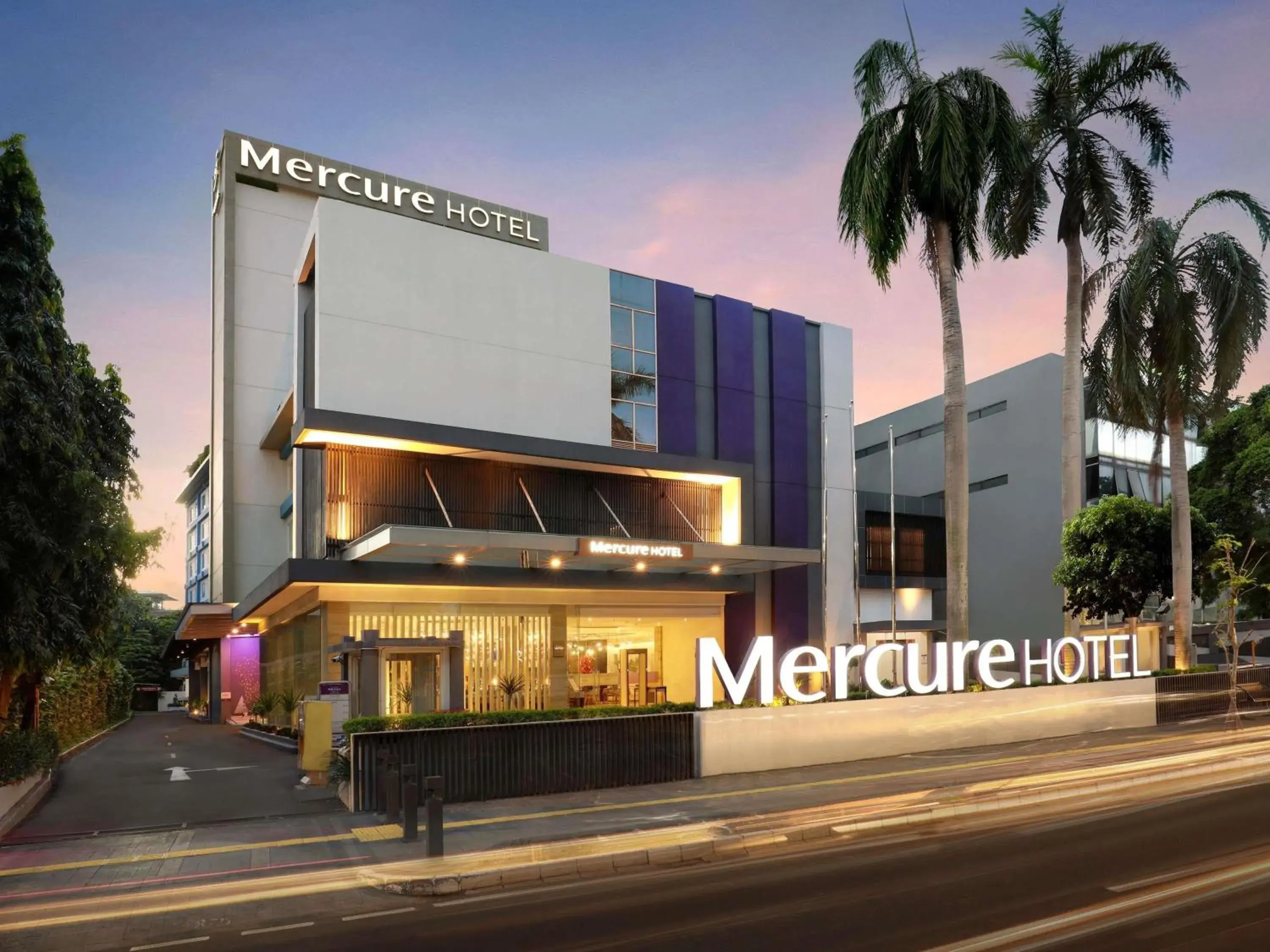 Property building in Mercure Jakarta Cikini Property building in Mercure Jakarta Cikini