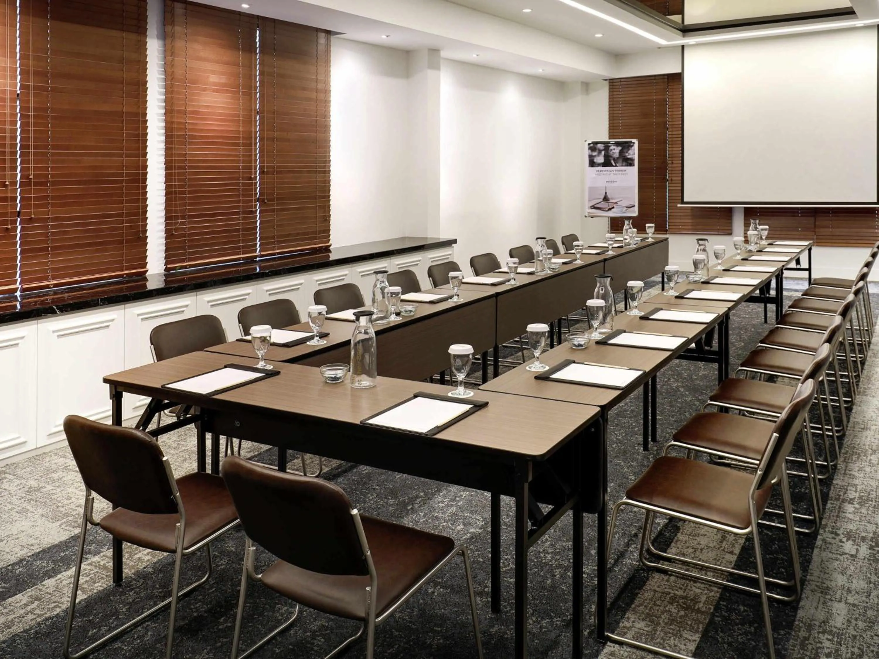 Meeting/conference room in Mercure Jakarta Cikini