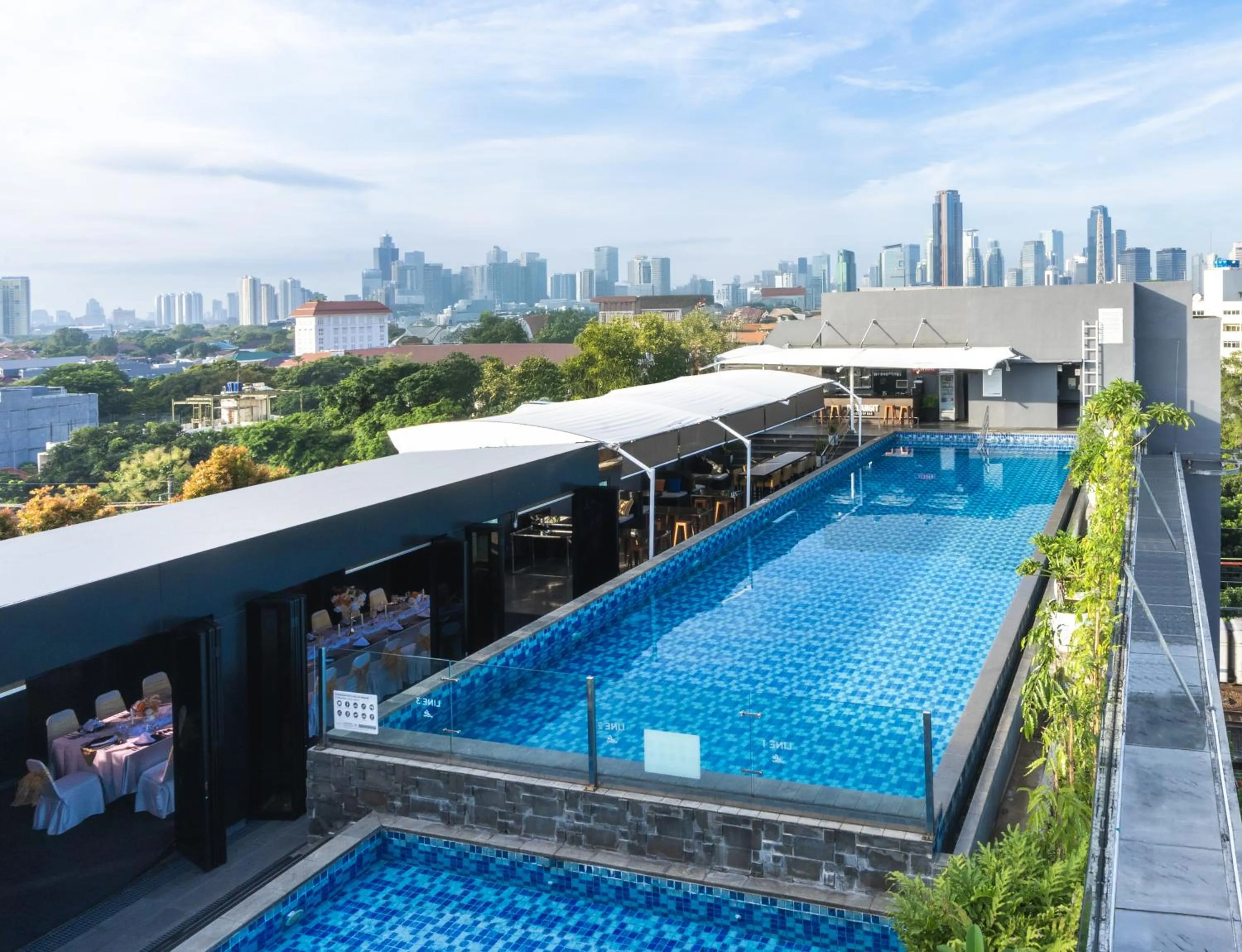 Pool view in Mercure Jakarta Cikini