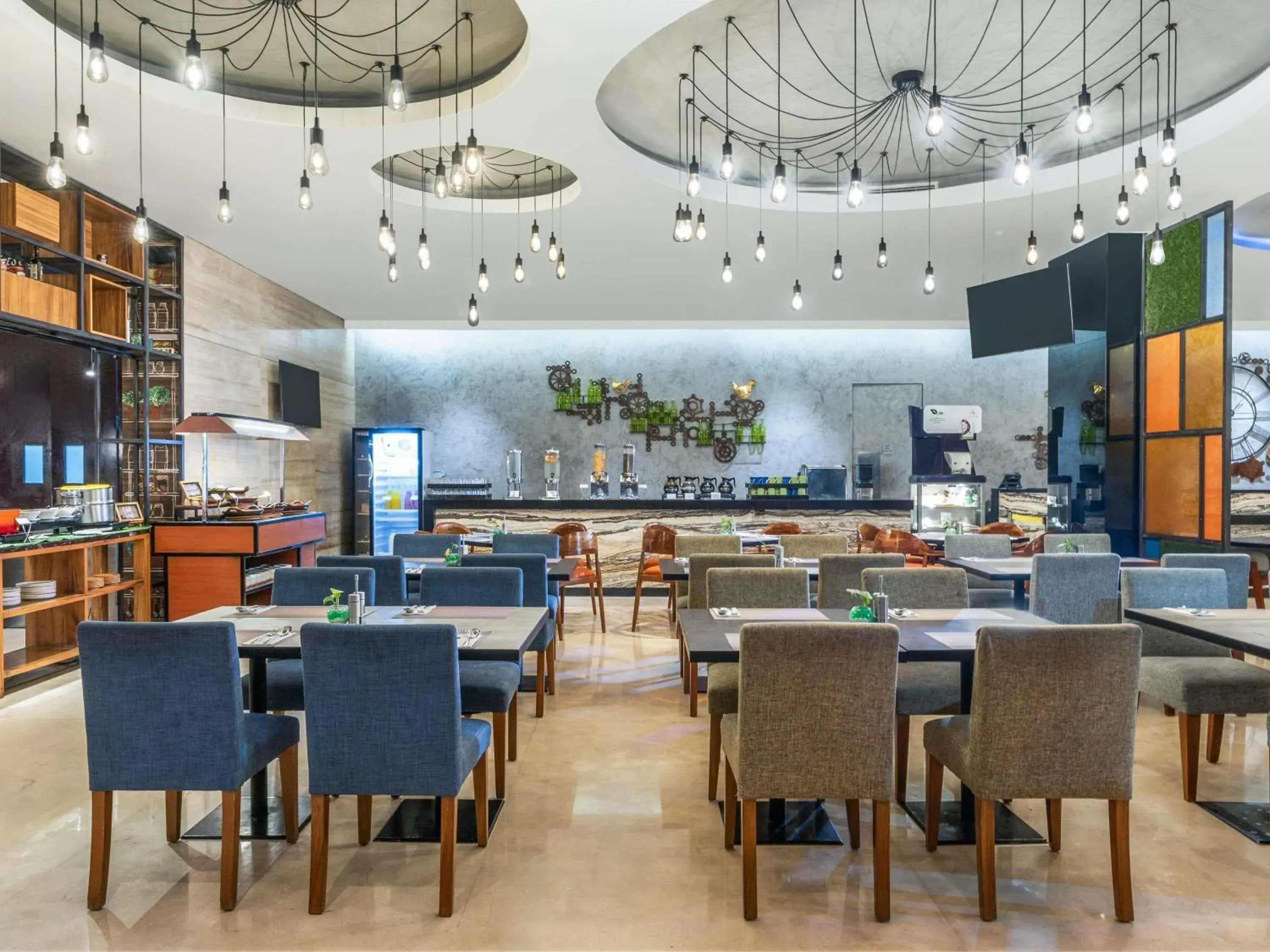 Restaurant/places to eat in Mercure Jakarta Cikini Restaurant/places to eat in Mercure Jakarta Cikini