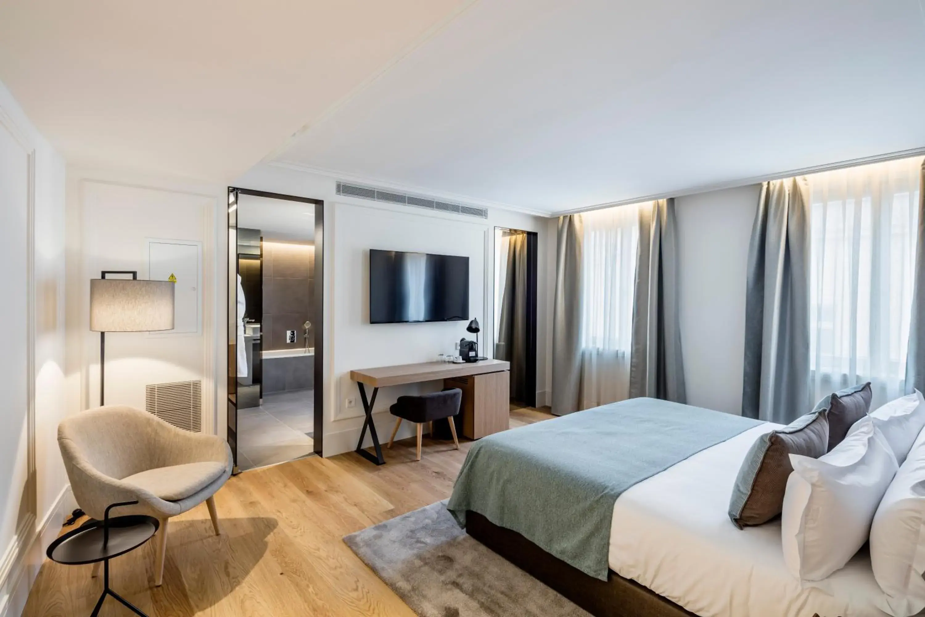 Standard Double Room with Parking in BoHo Prague Hotel - Small Luxury Hotels Standard Double Room with Parking in BoHo Prague Hotel - Small Luxury Hotels