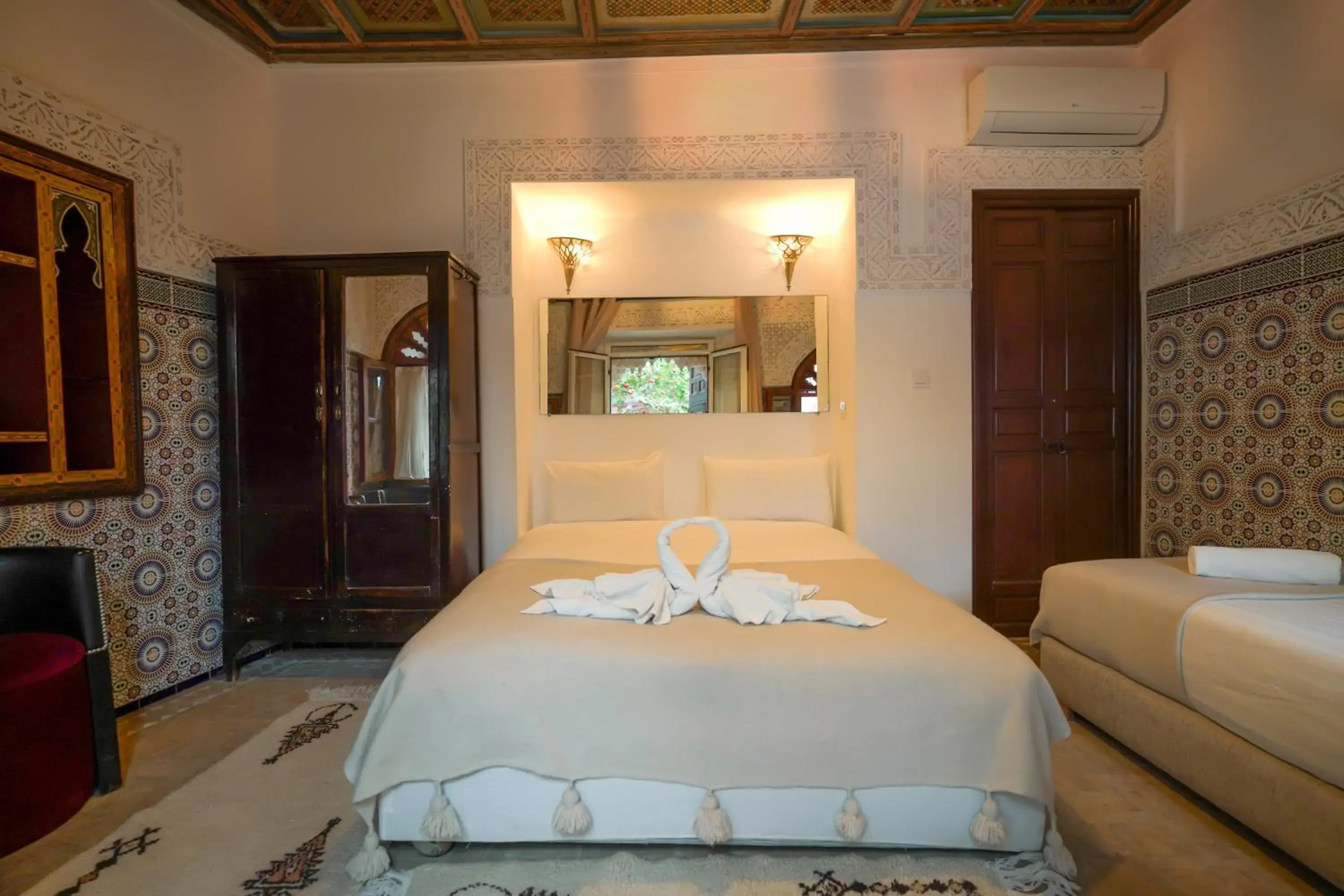 Large Double Room in Riad Alma Mouassine Large Double Room in Riad Alma Mouassine