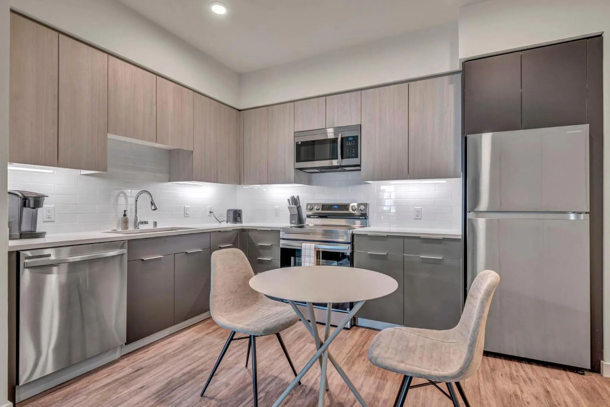 Kitchen or kitchenette in Placemakr Reno