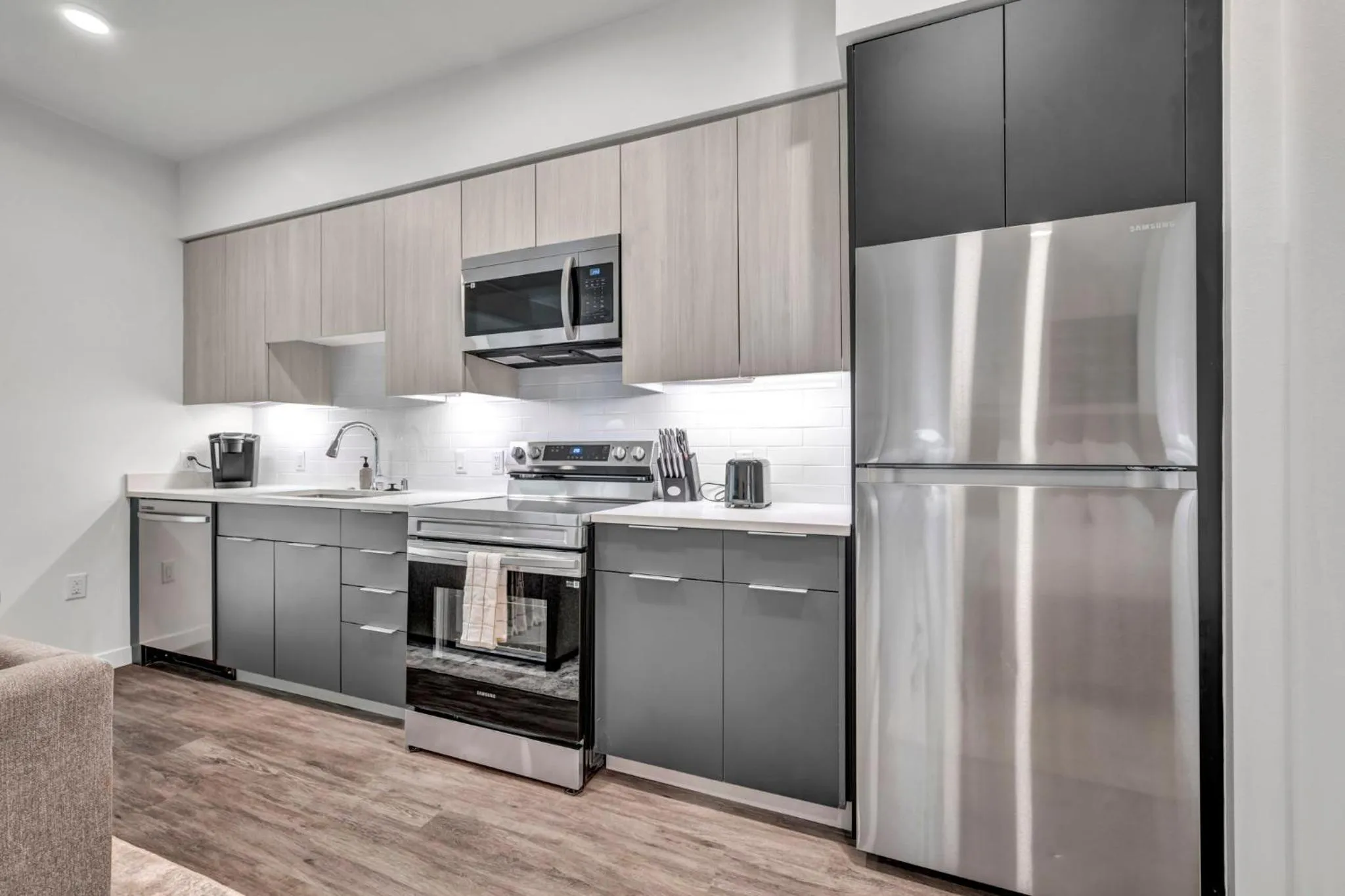 Kitchen or kitchenette in Placemakr Reno