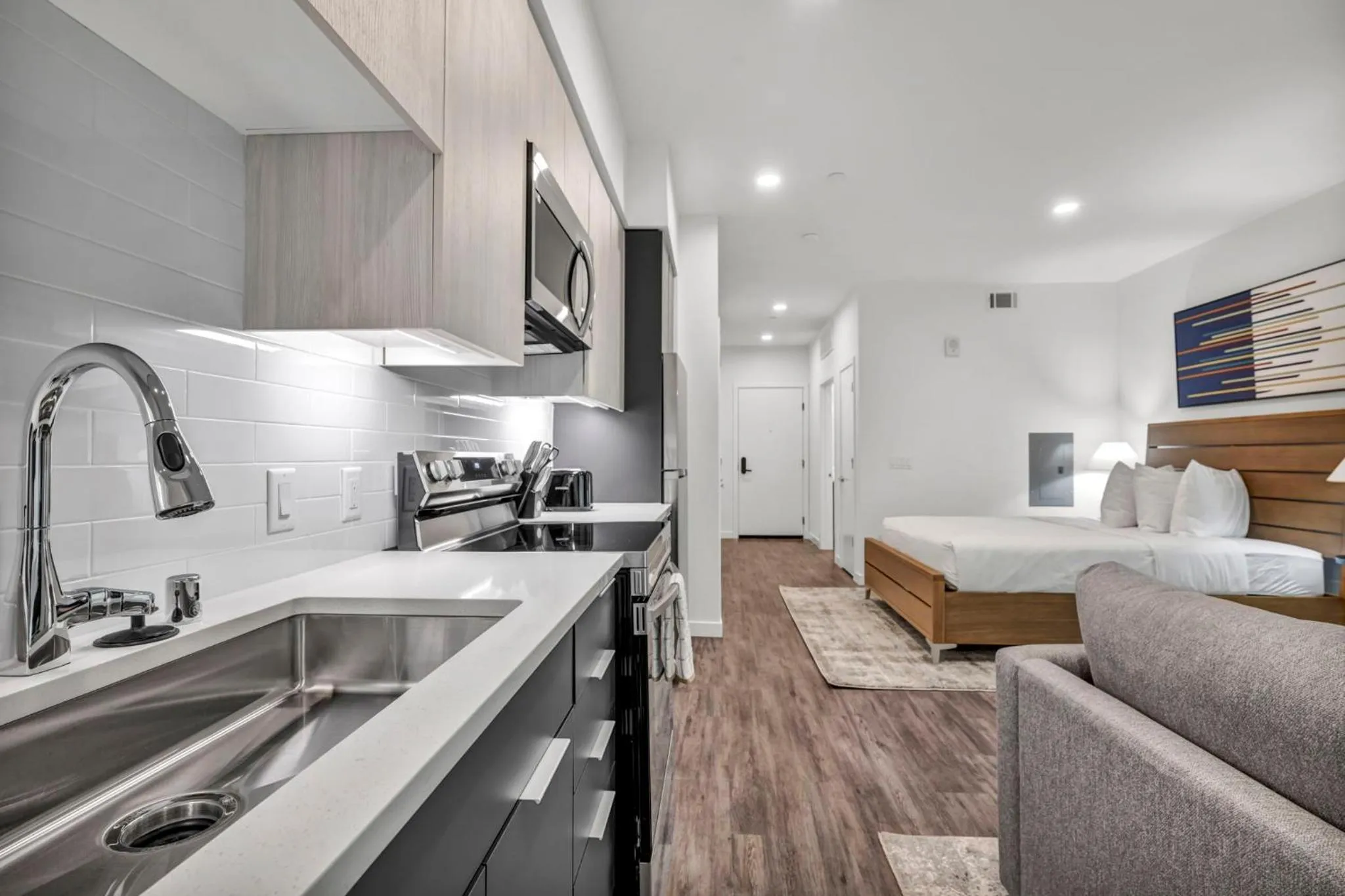 Kitchen or kitchenette in Placemakr Reno