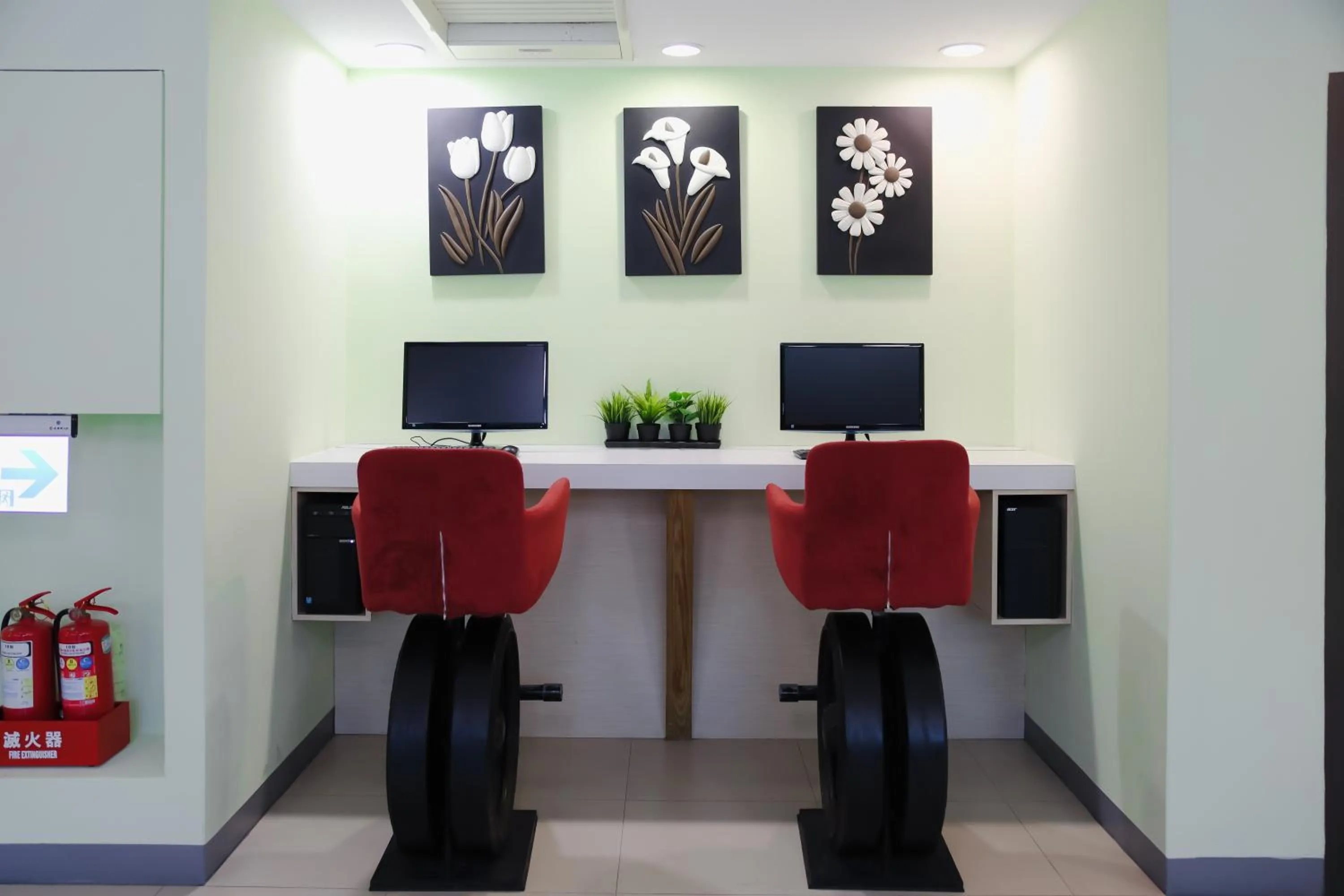 TV and multimedia in 823 Tourist Hotel