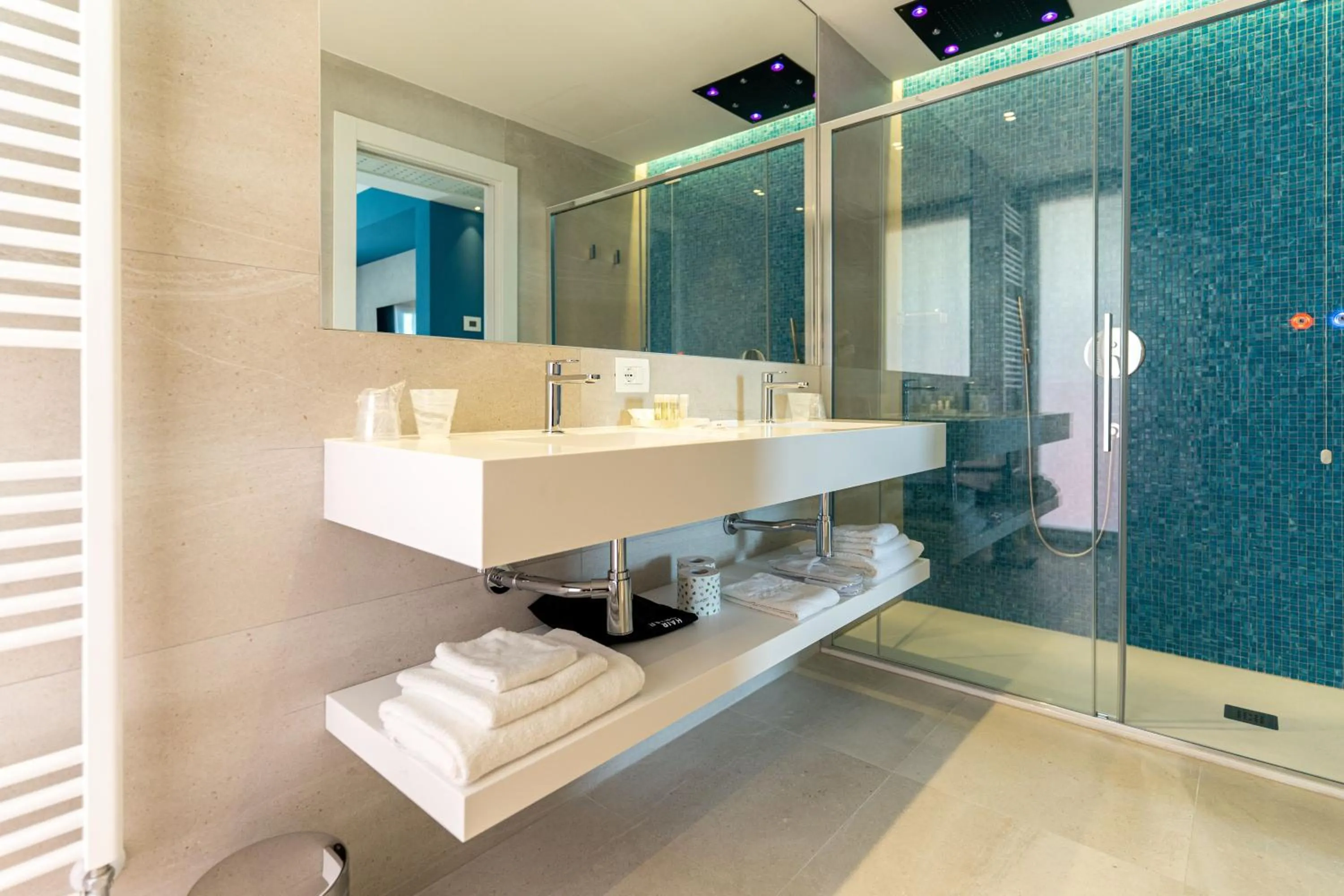 Bathroom in Hotel Orient & Pacific