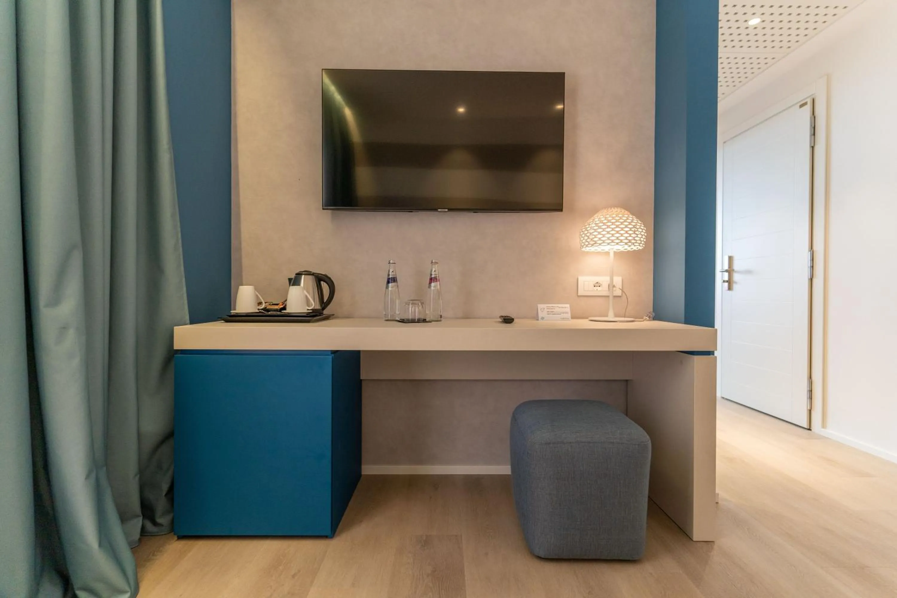 TV and multimedia in Hotel Orient & Pacific