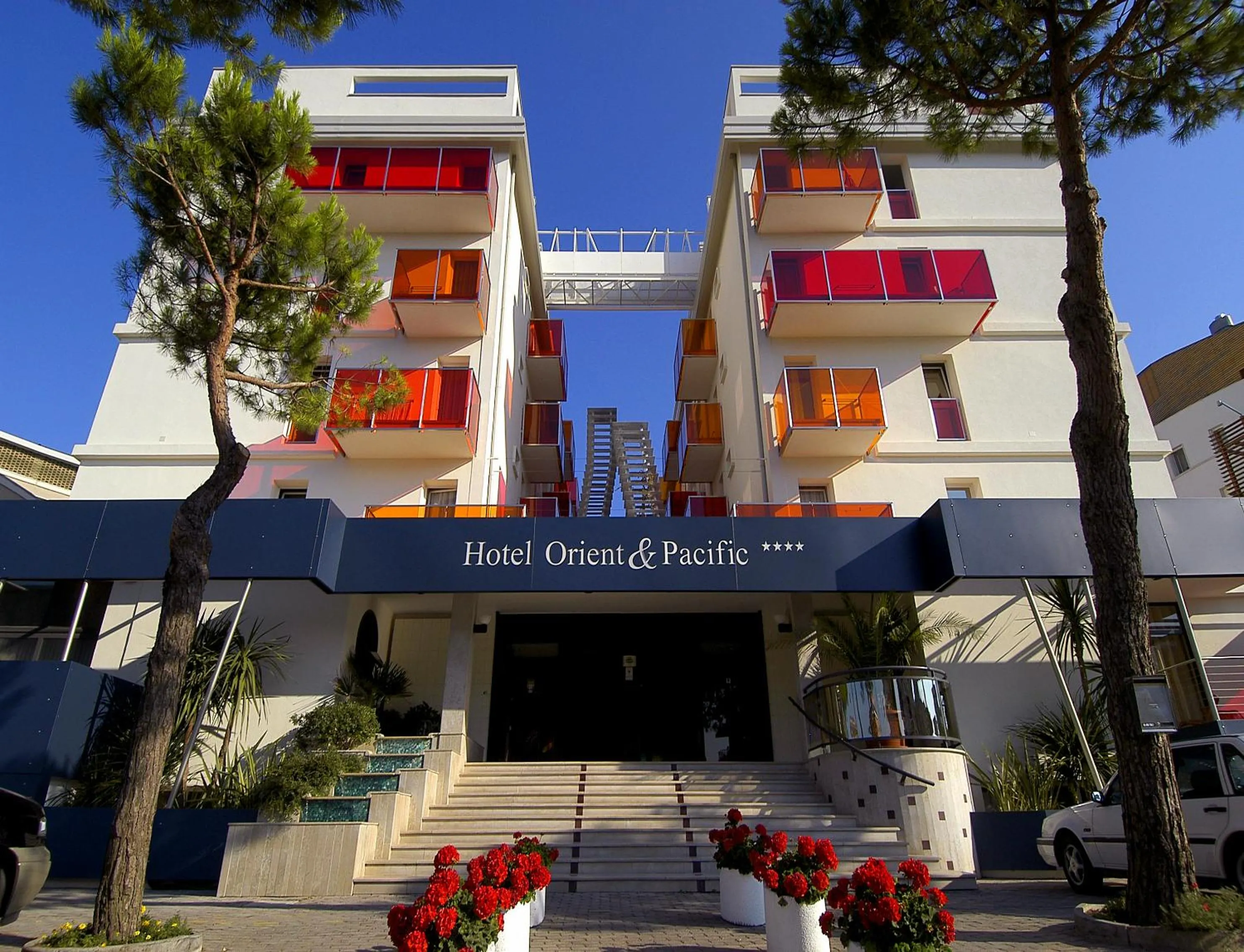 Facade/entrance in Hotel Orient & Pacific
