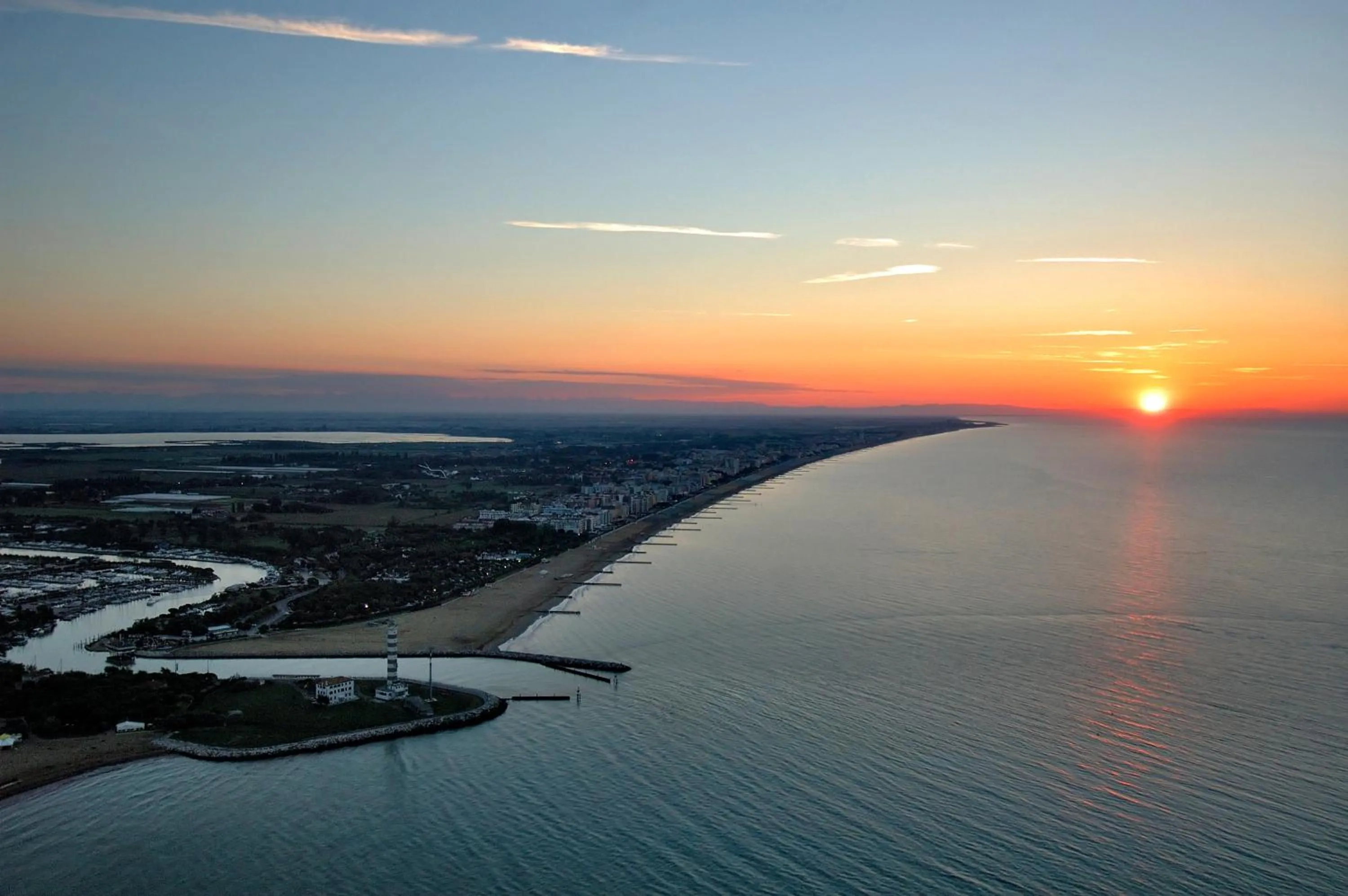 Area and facilities in Hotel Orient & Pacific