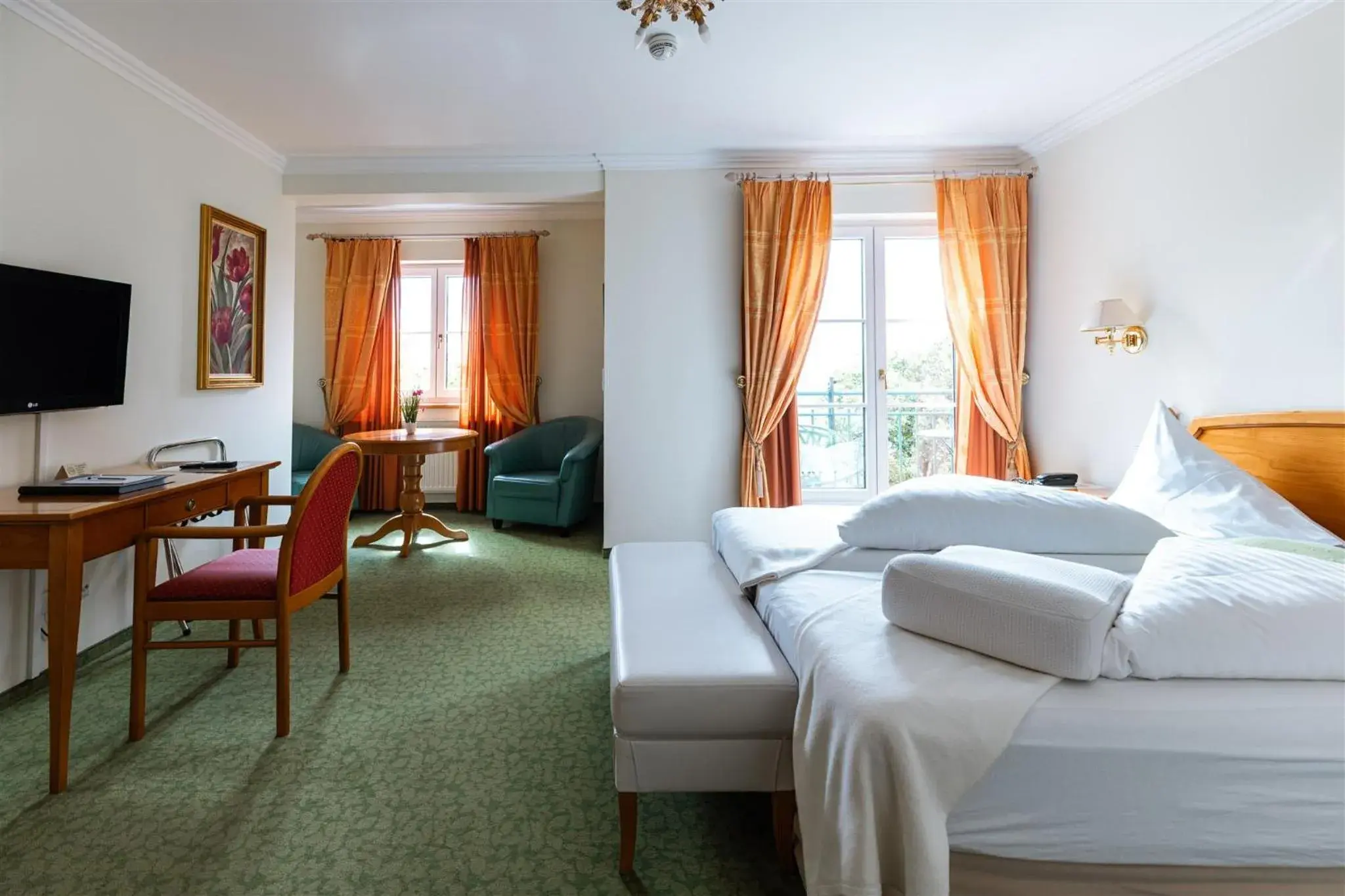 Deluxe Double Room with Balcony in Kurhaus Dr. Petershofer Deluxe Double Room with Balcony in Kurhaus Dr. Petershofer