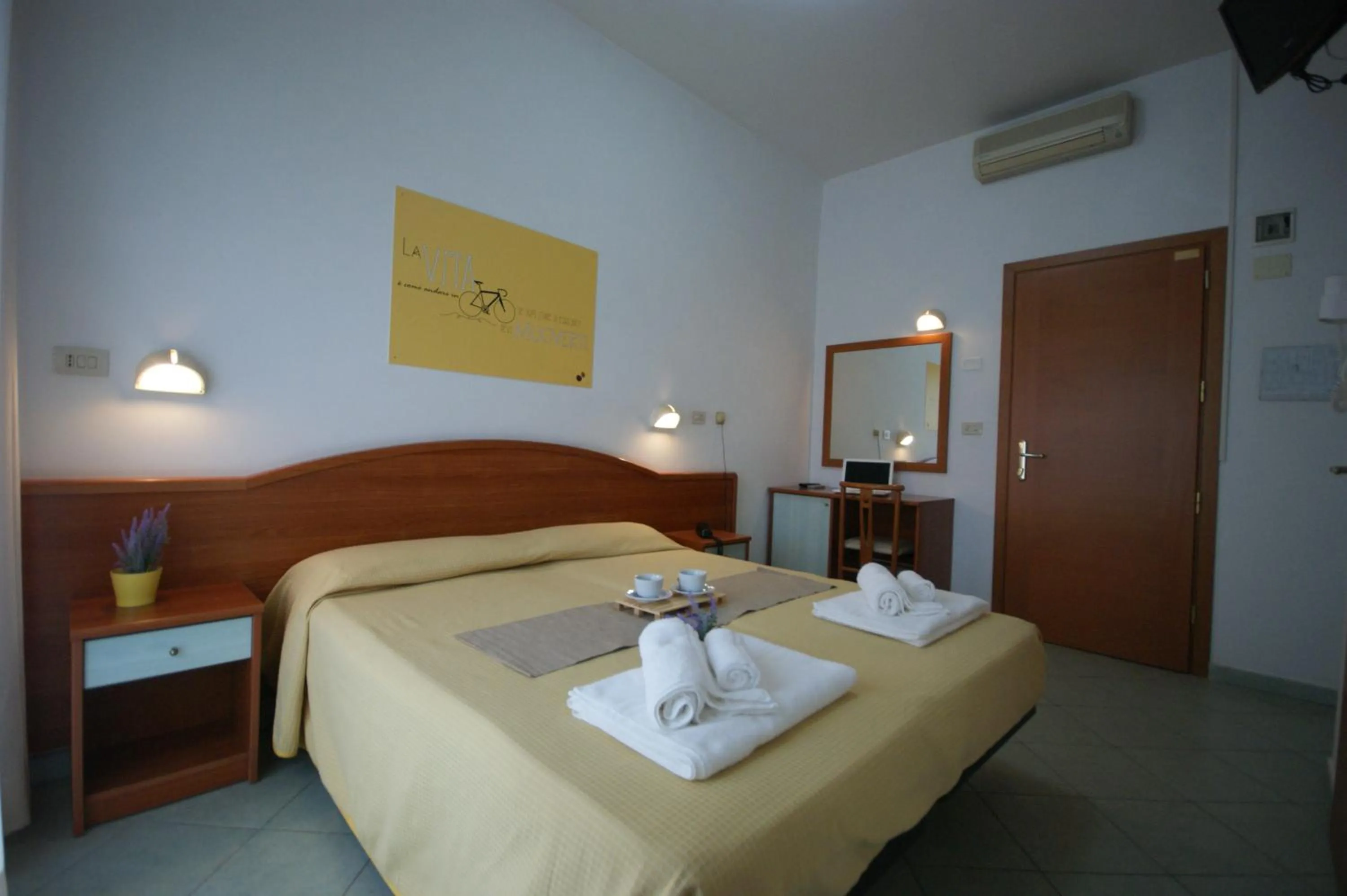 Photo of the whole room, Bed in Hotel Villa Caterina