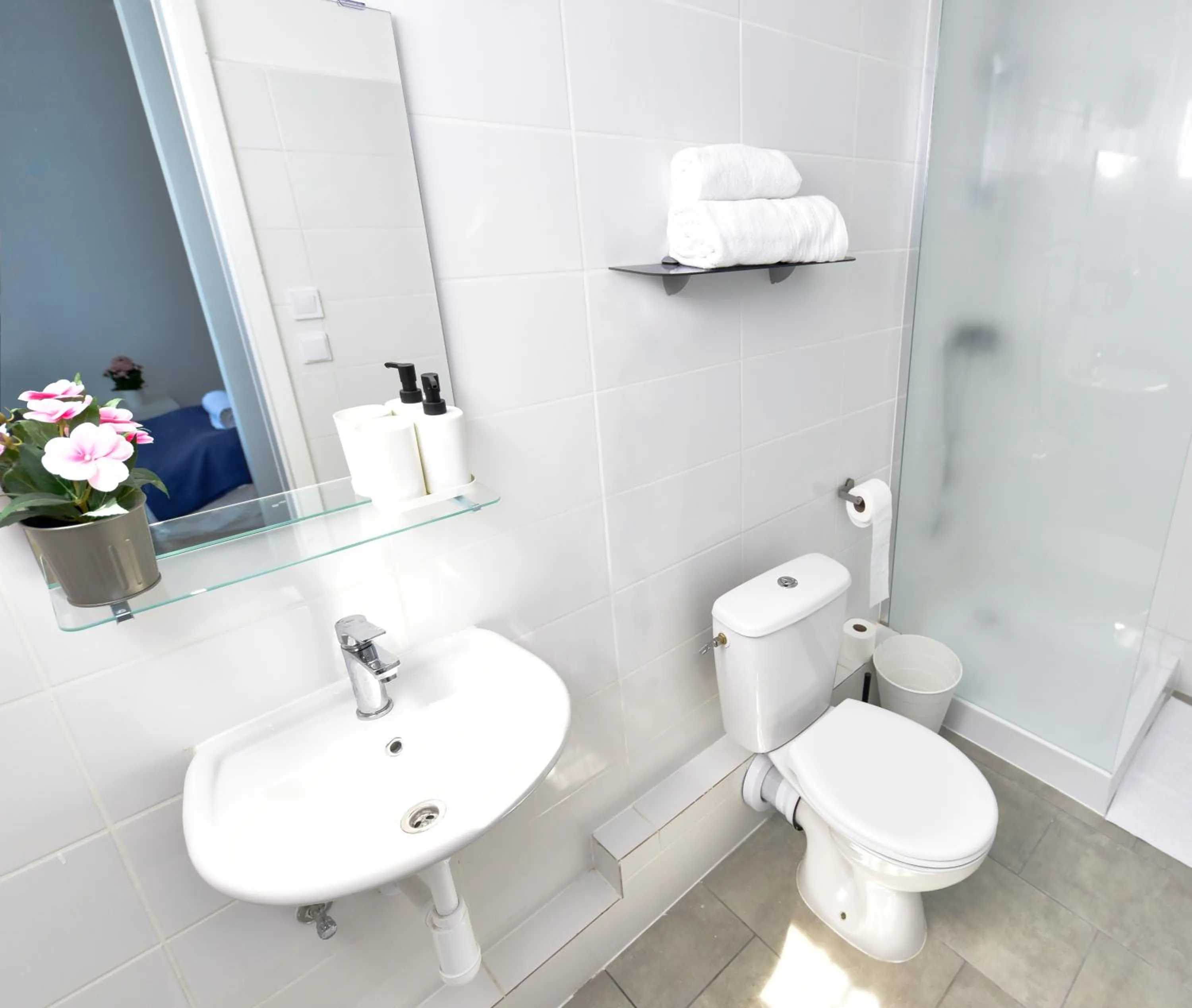 Shower in Zama Hotel