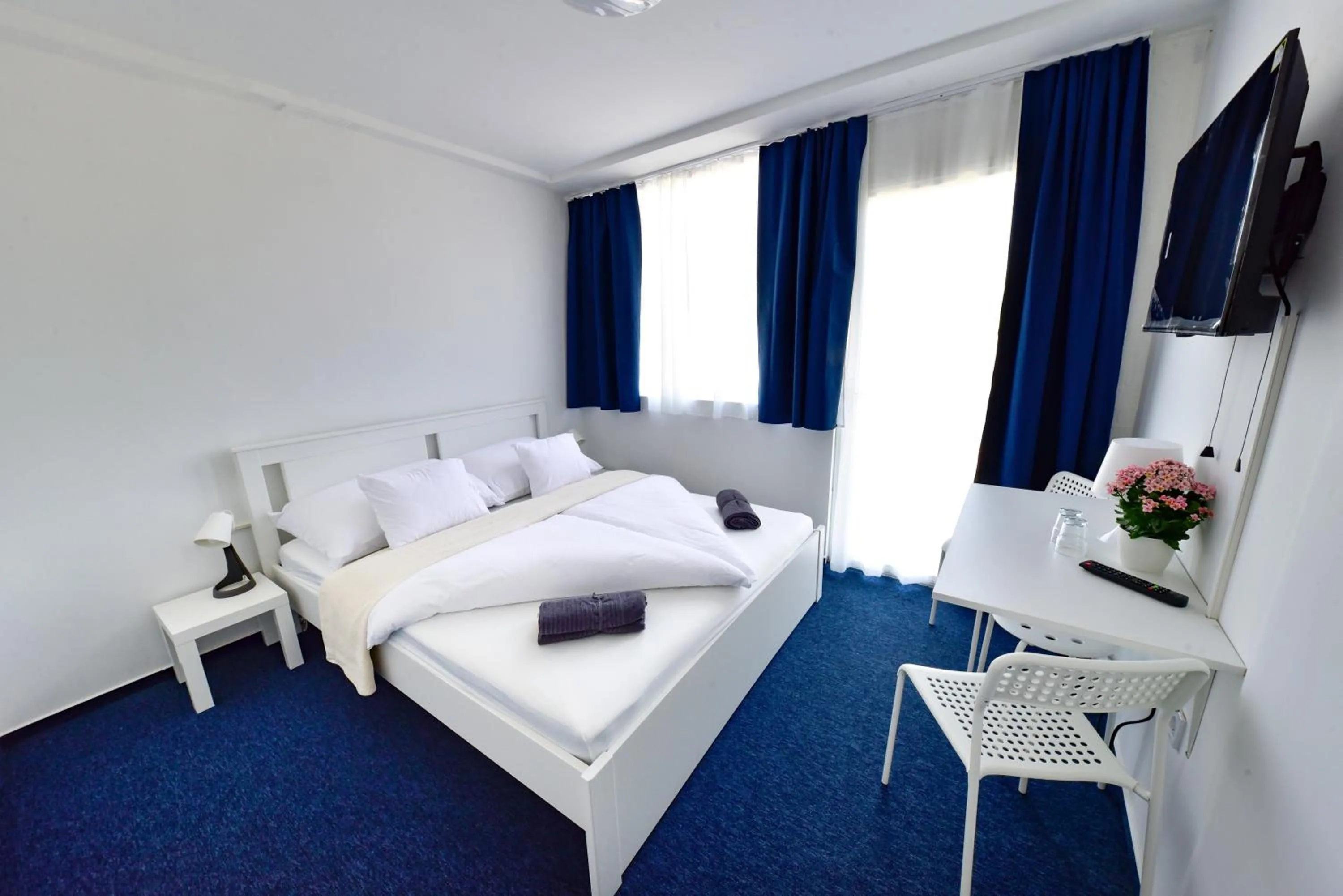 Bedroom, Bed in Zama Hotel