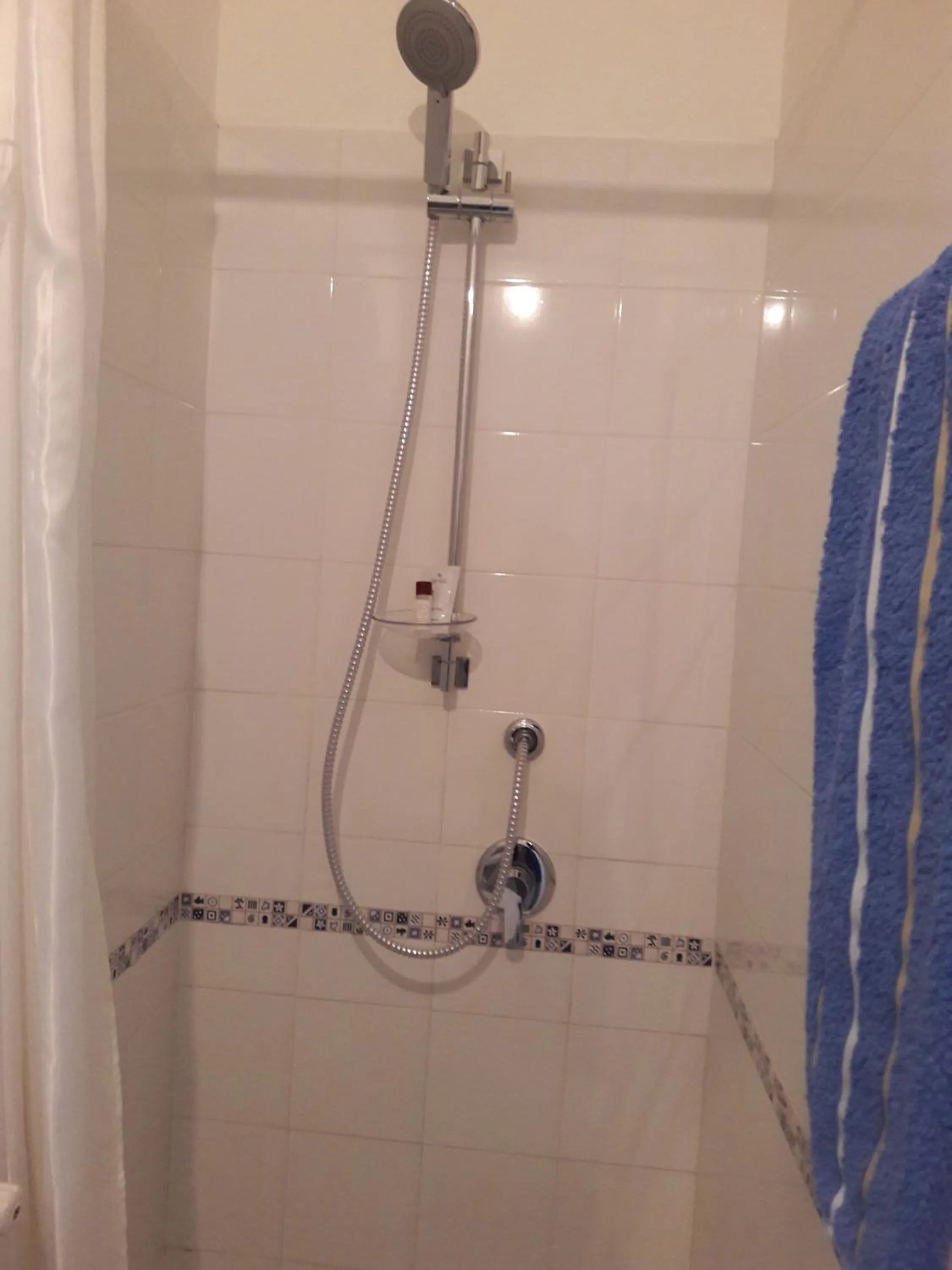 Shower in B&B Villa Ada