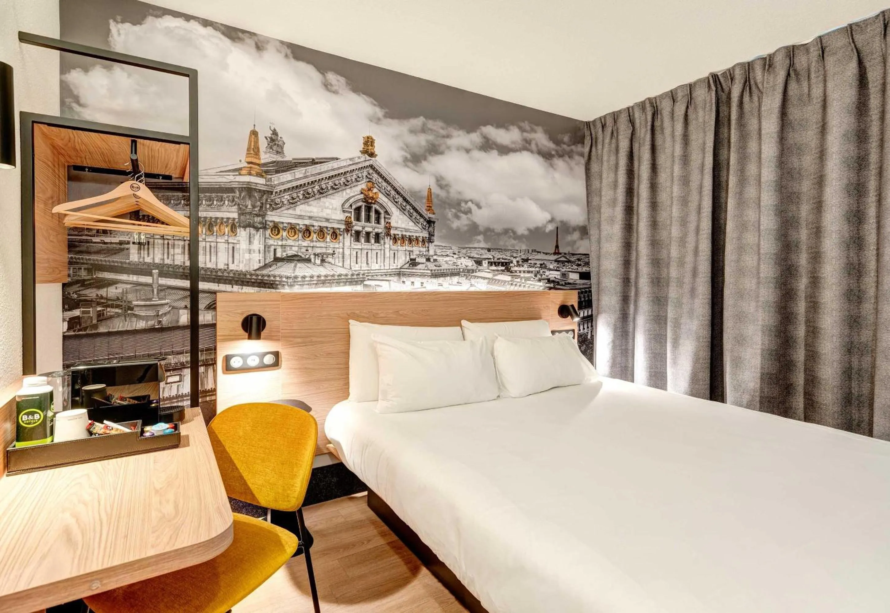 Photo of the whole room, Bed in B&B HOTEL Paris Italie Porte de Choisy