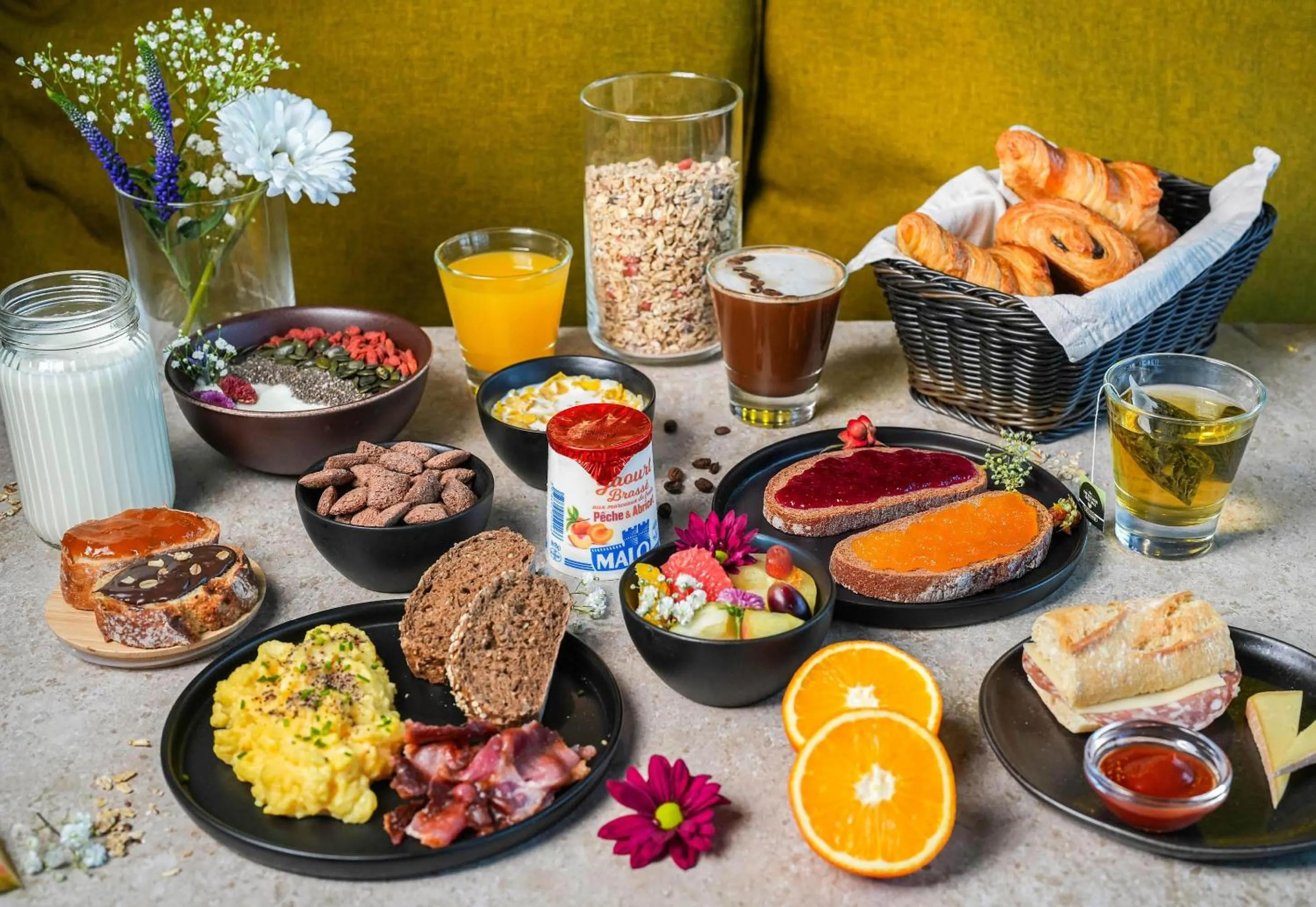 Restaurant/places to eat in B&B HOTEL Paris Italie Porte de Choisy