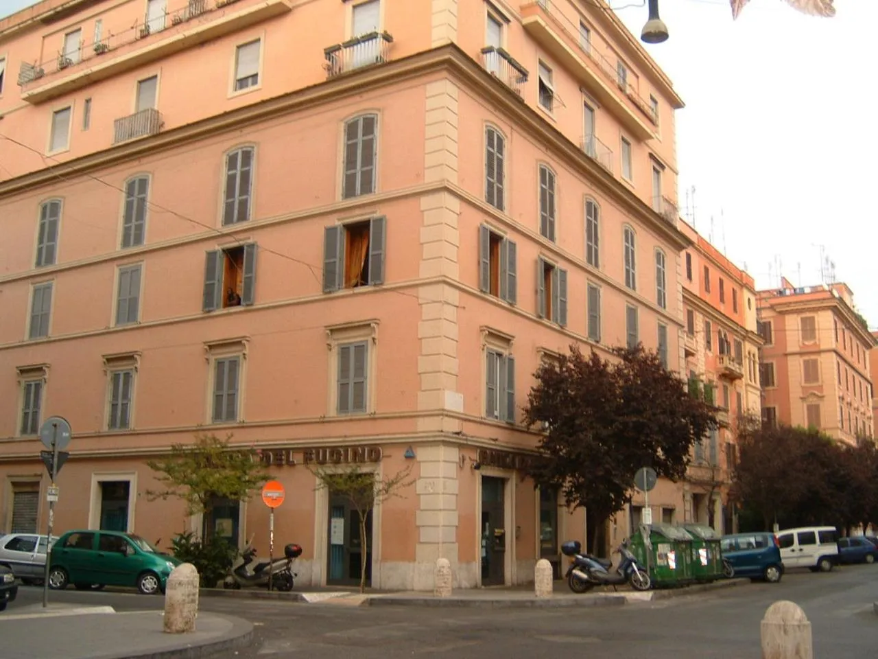 Property building in Prati Vatican Apartment