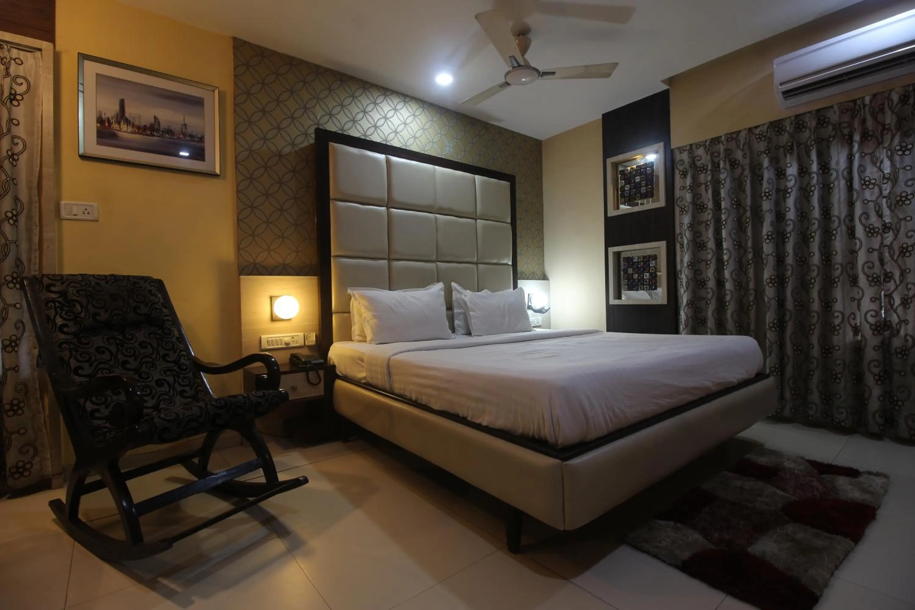 Redwings Castle Hotel