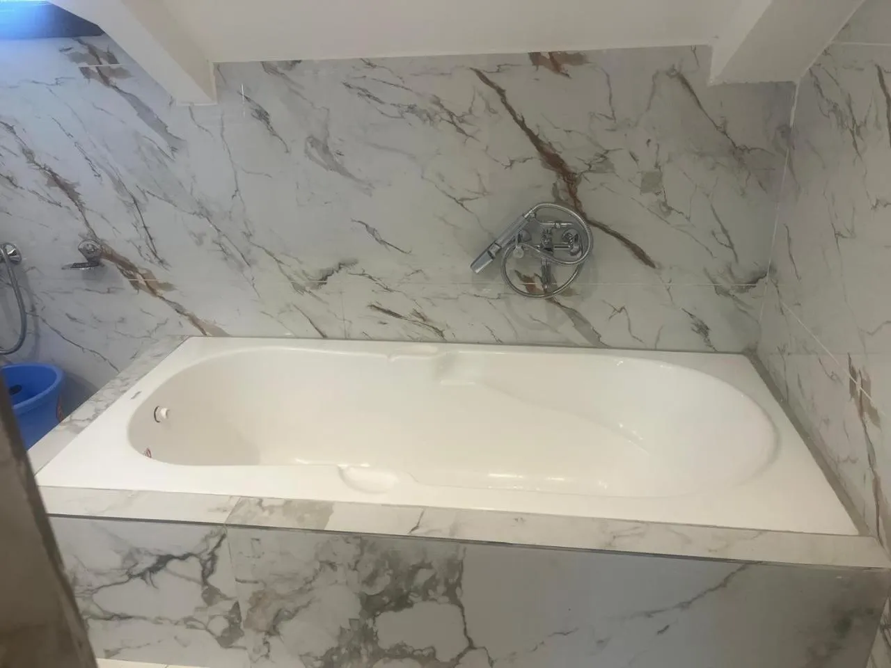 Bath in Al Mubeen home stay