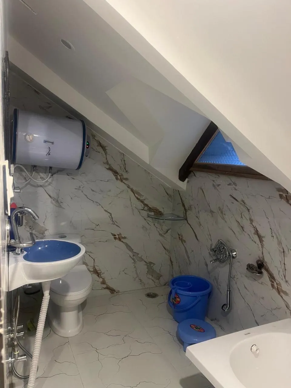 Bathroom in Al Mubeen home stay