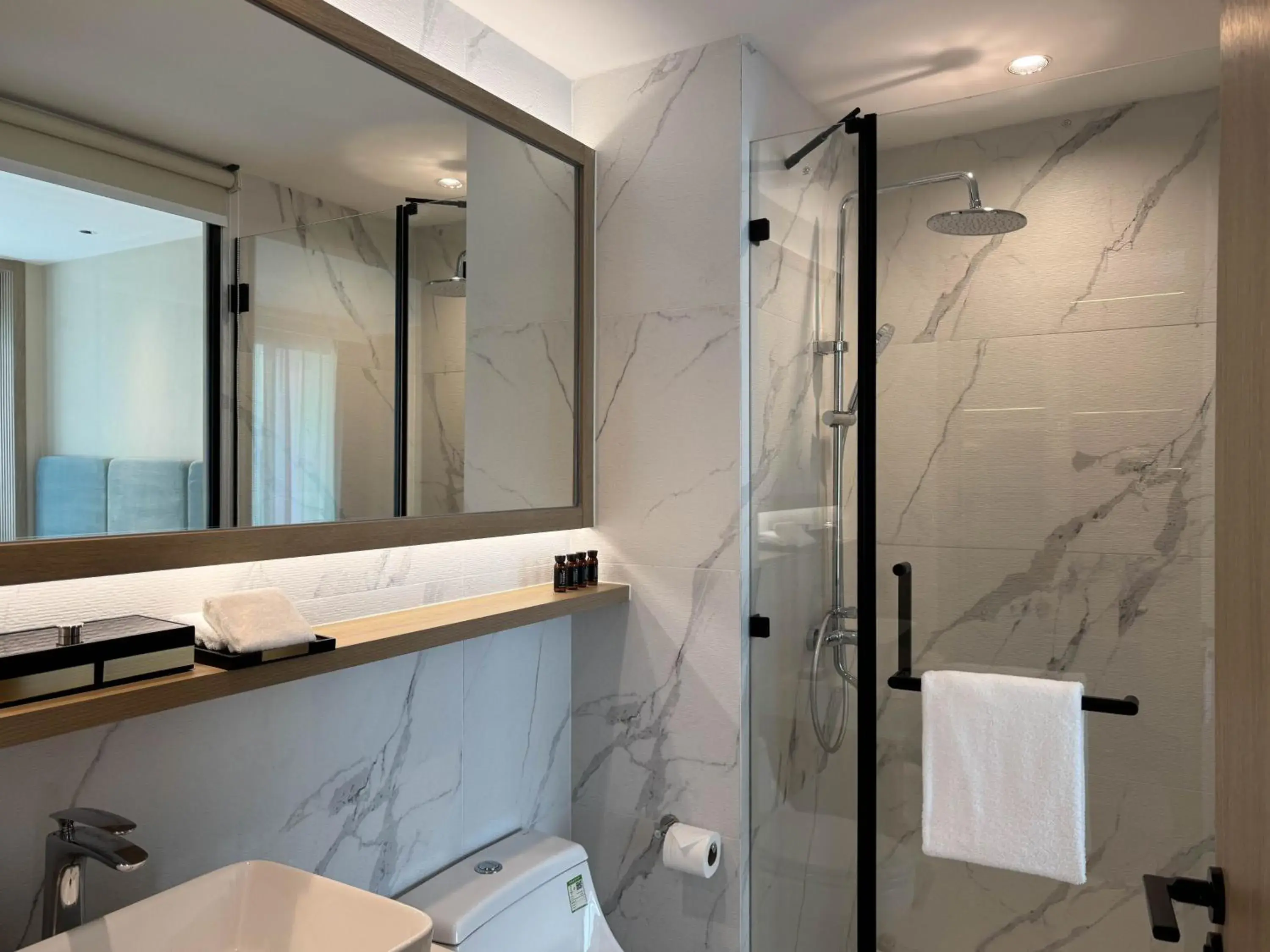 Standard Twin Room in Laya Suites and Residences Standard Twin Room in Laya Suites and Residences