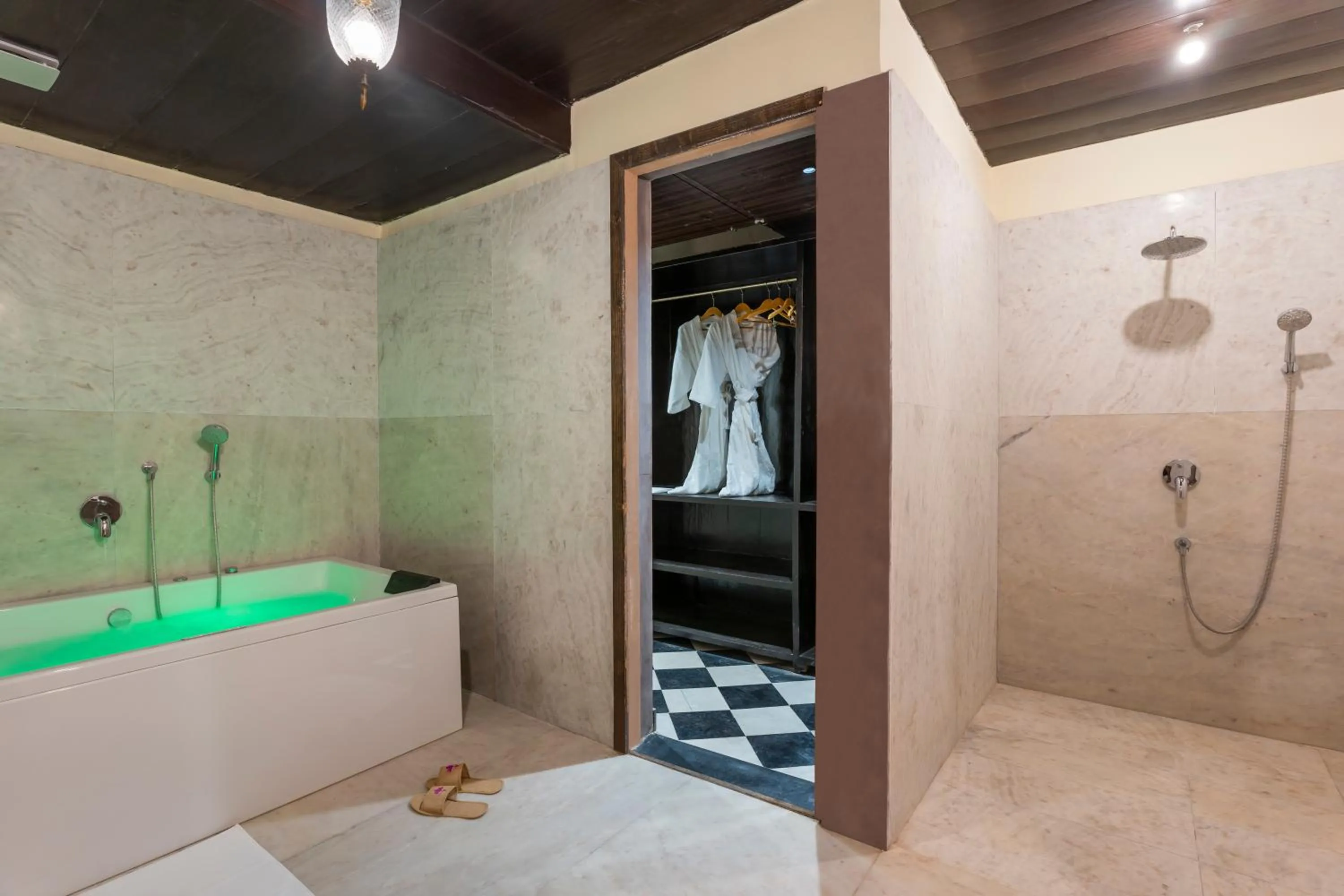 Hot Tub in Kesar Bagh Palace Chittorgarh