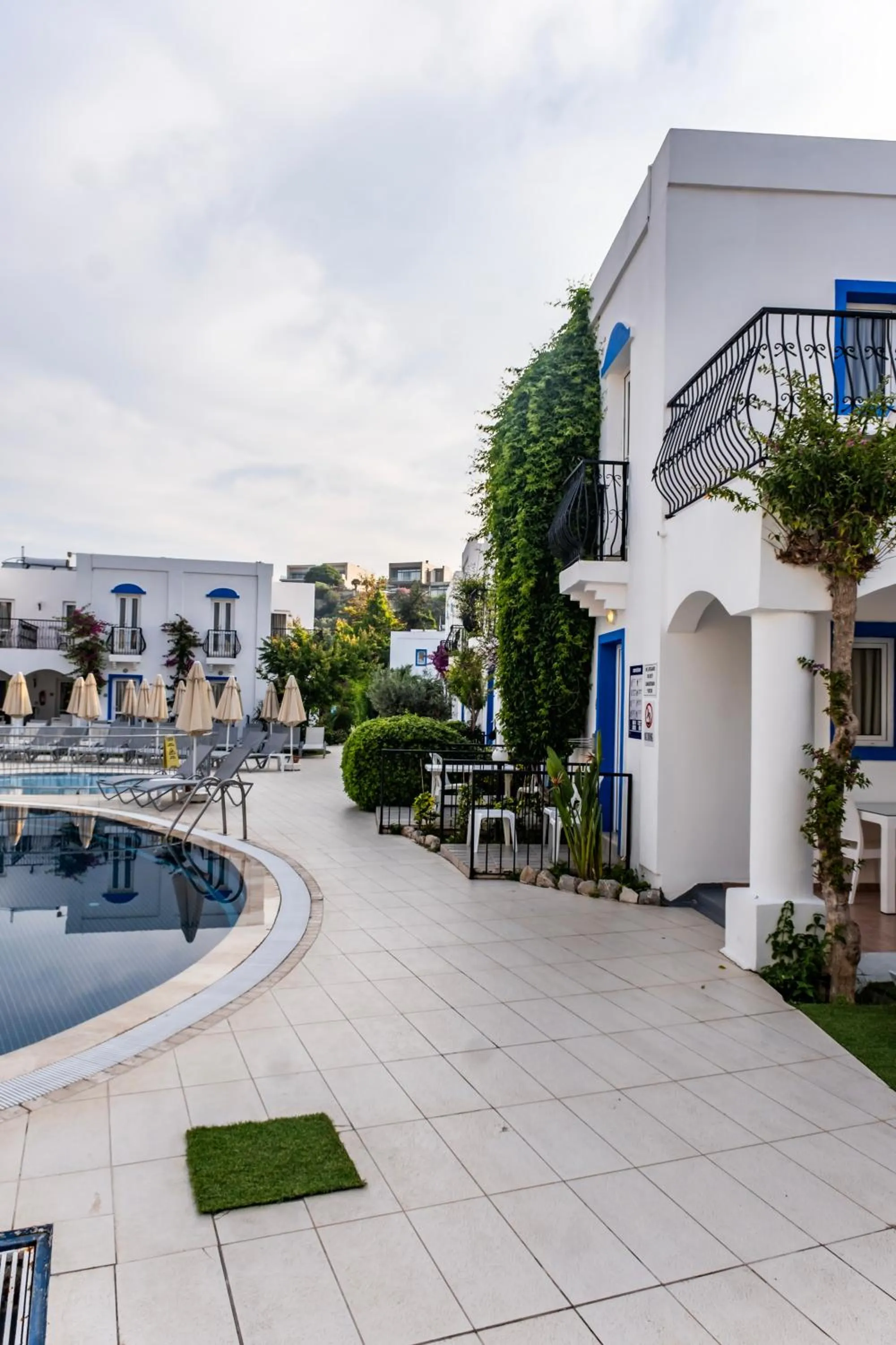 Property building in Paloma Family Club