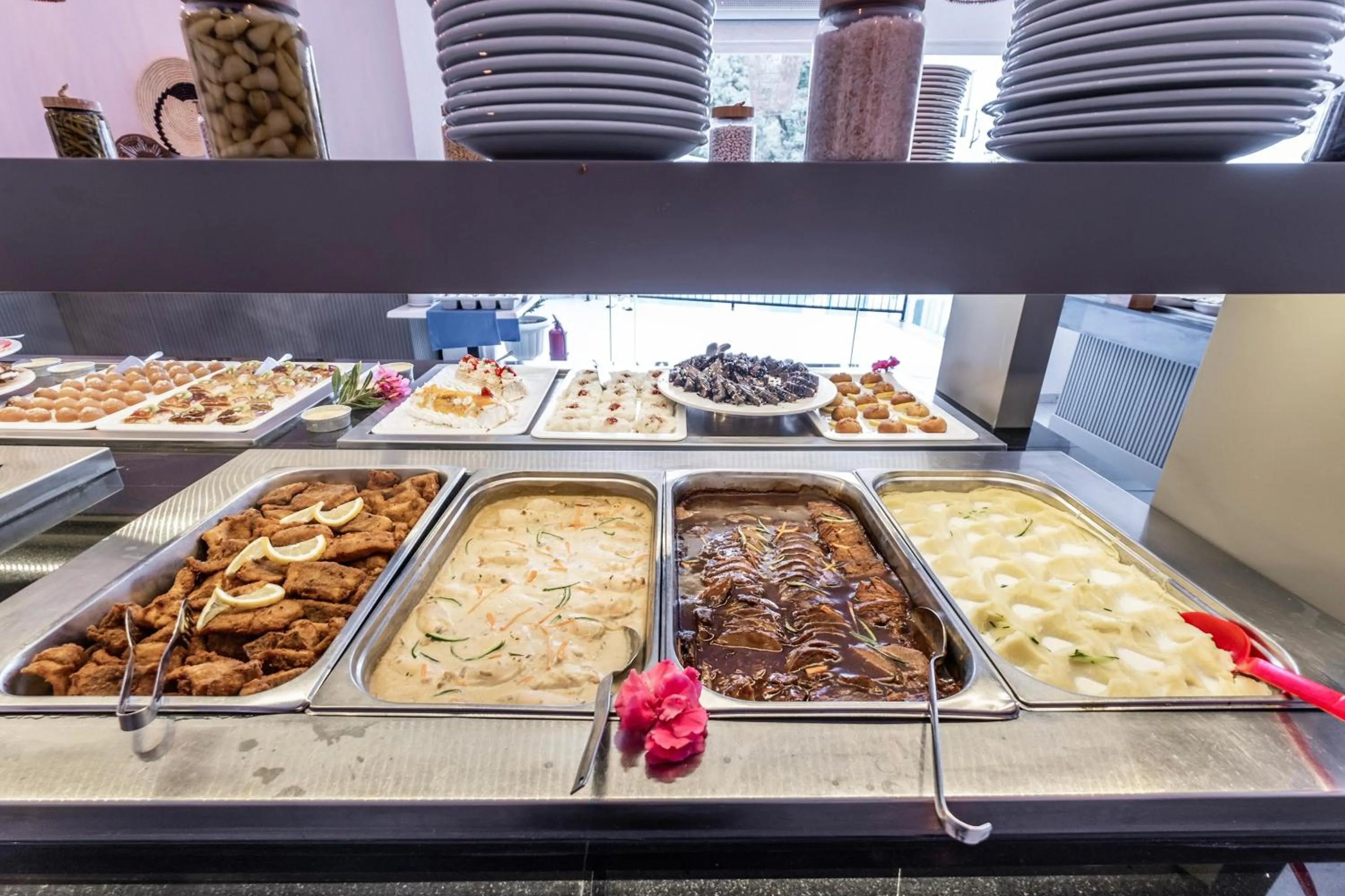 Food and drinks in Paloma Family Club