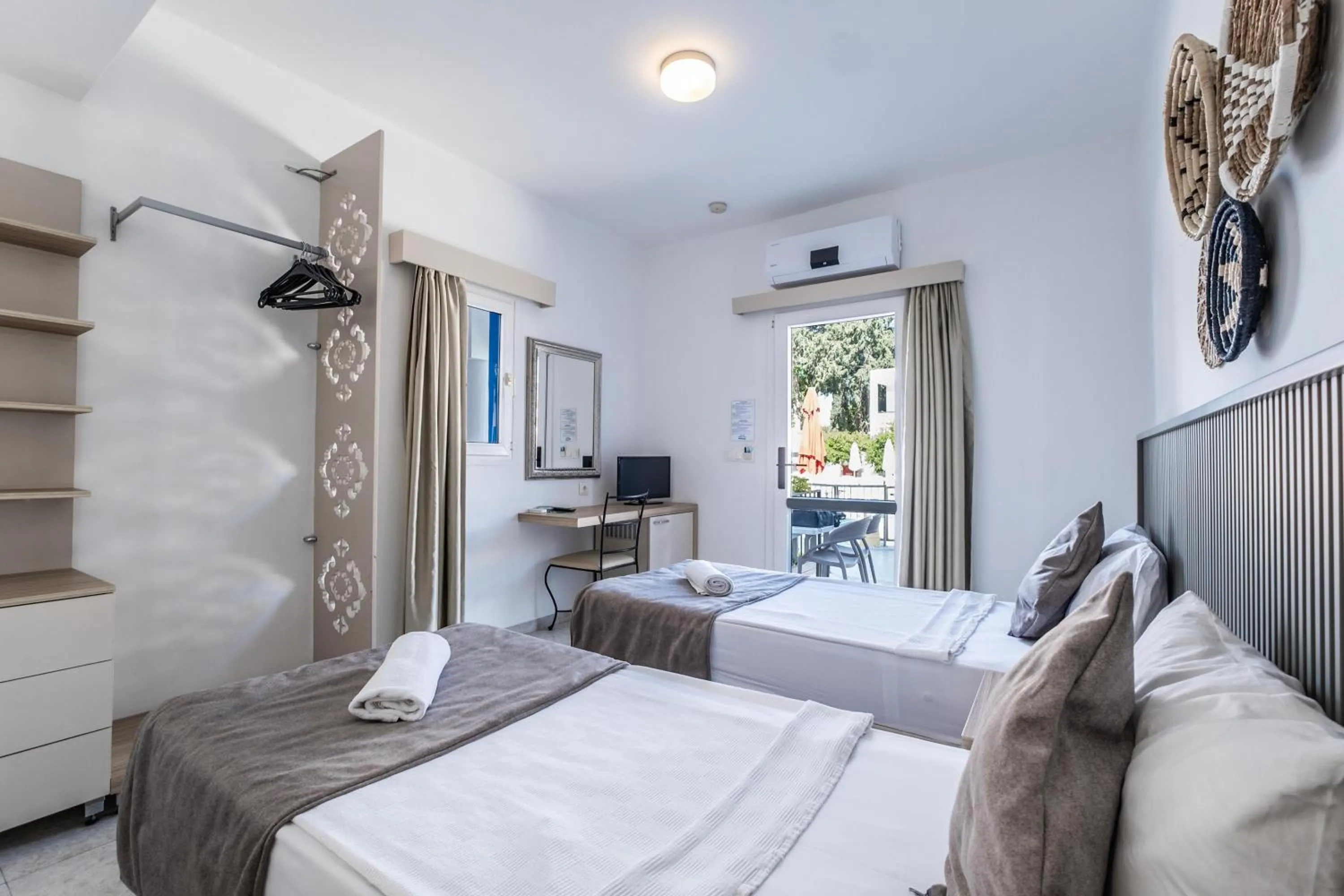 Bedroom, Bed in Paloma Family Club