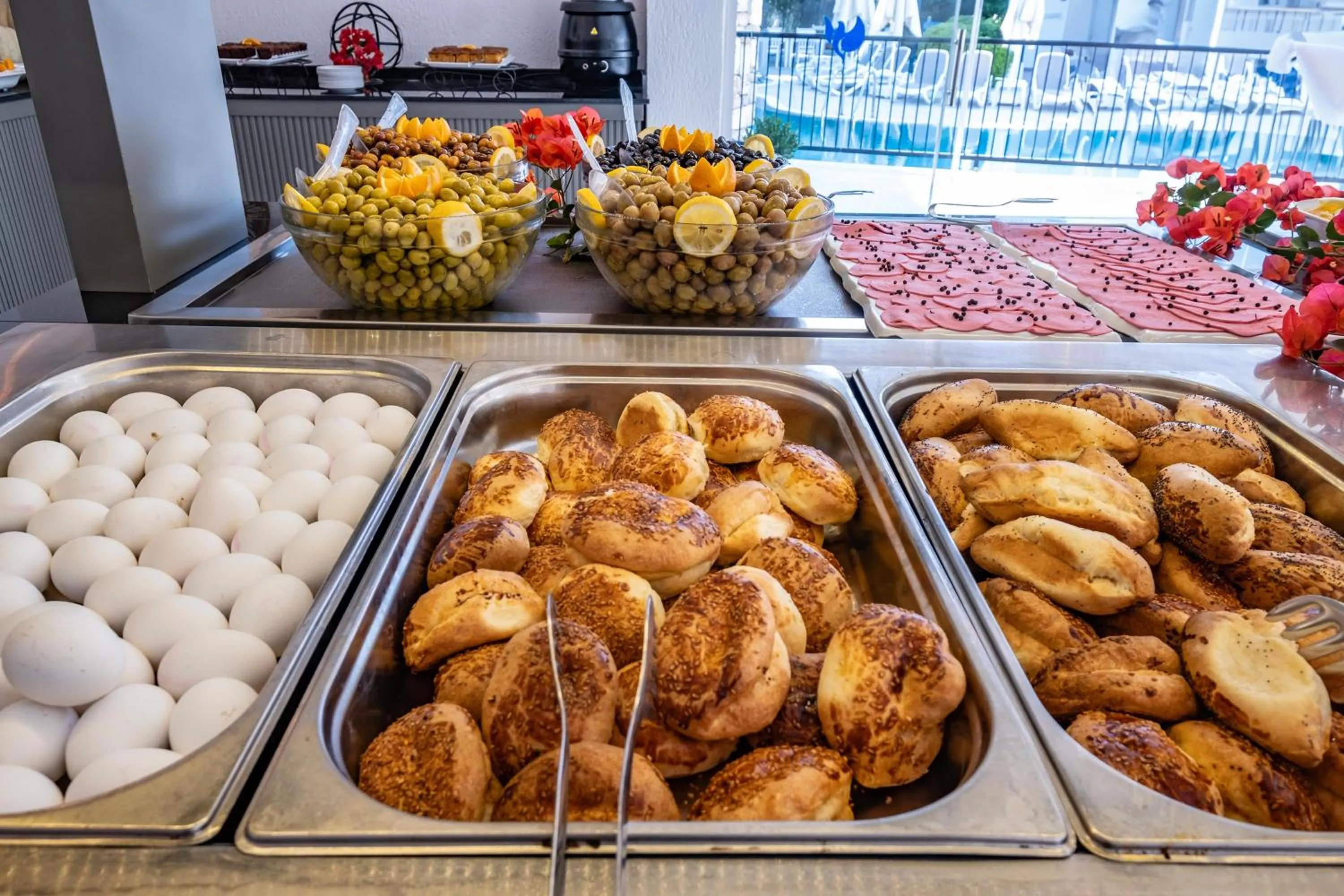 Breakfast in Paloma Family Club