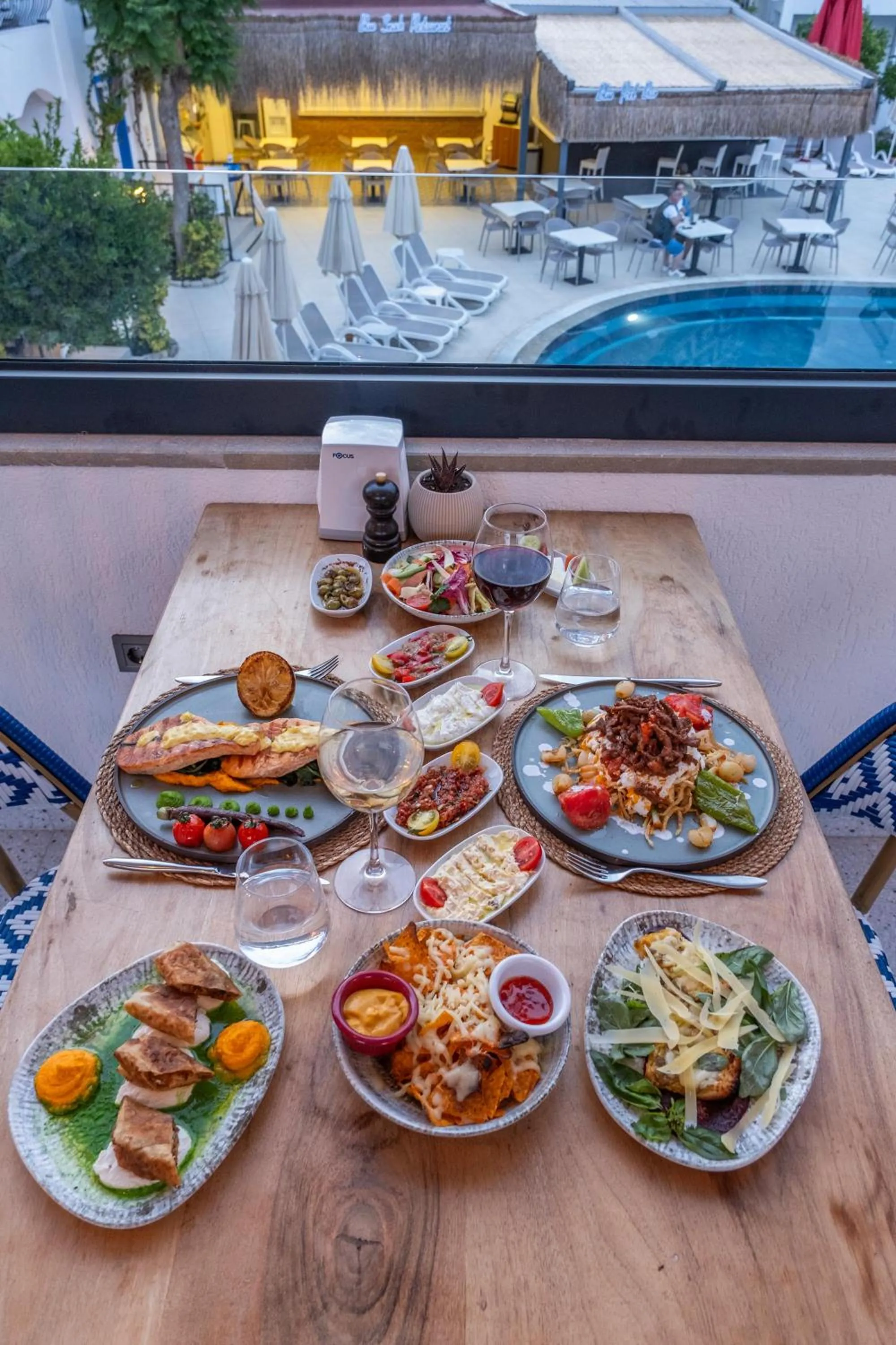 Dinner in Paloma Family Club