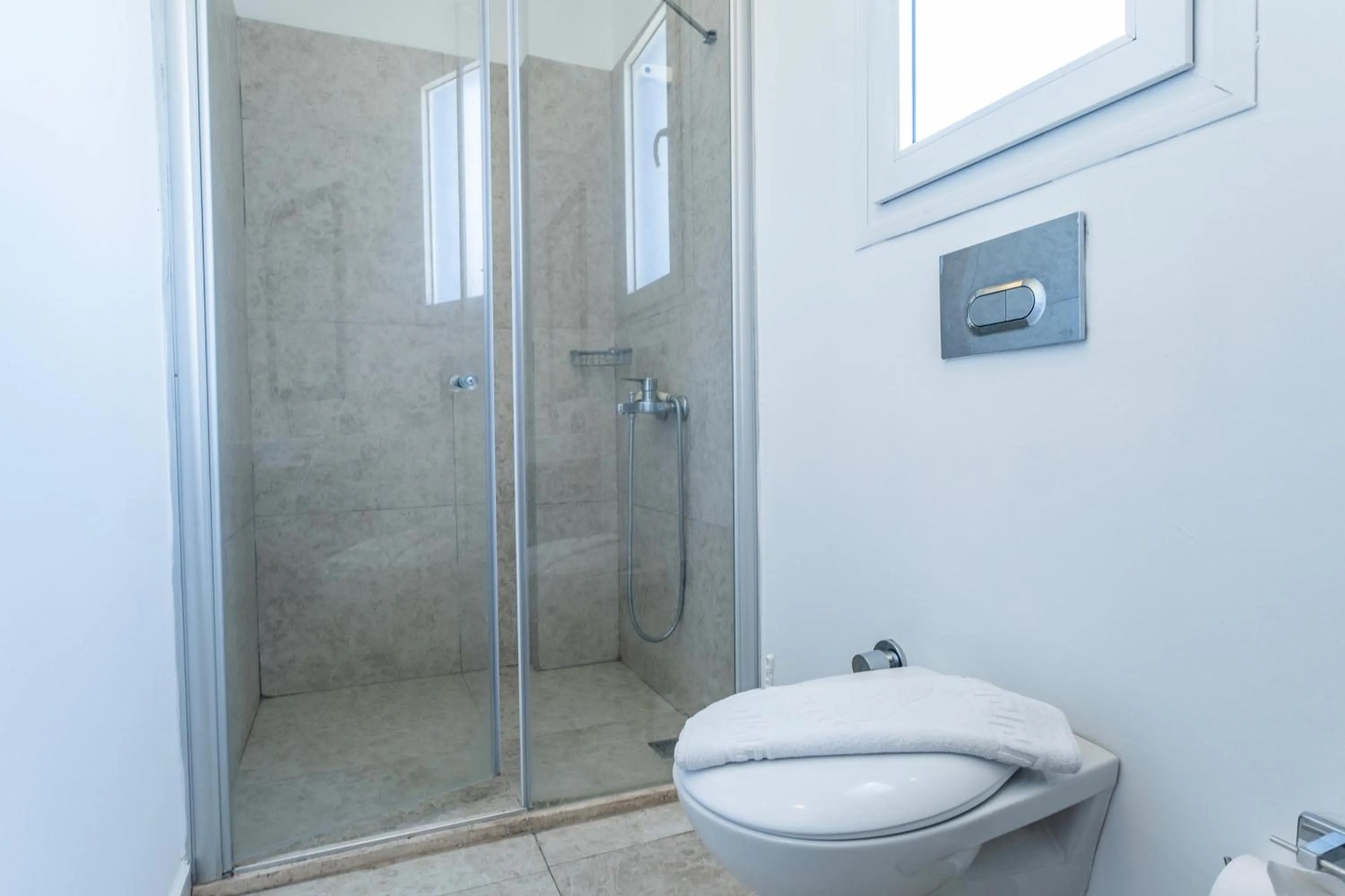 Shower in Paloma Family Club