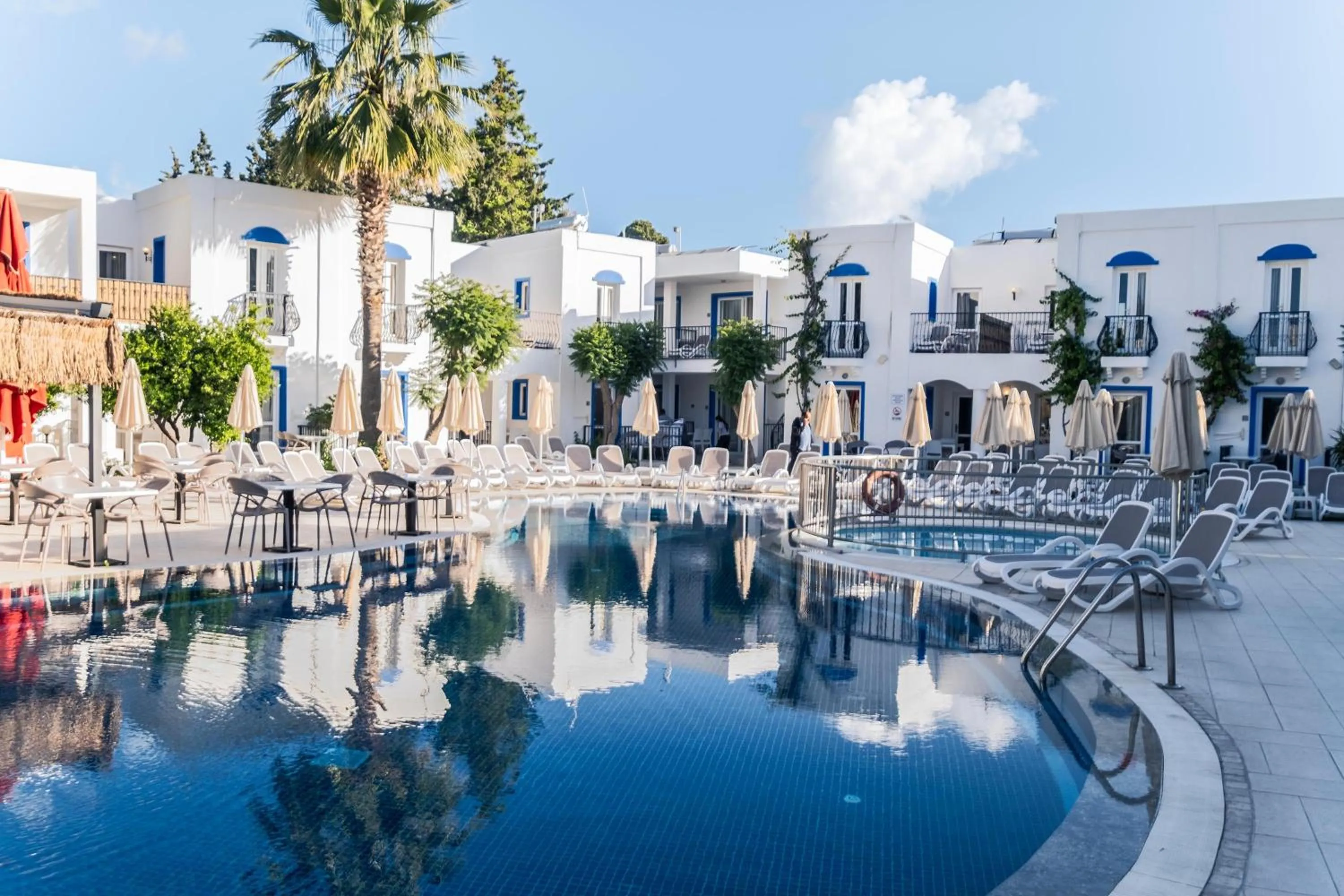 Swimming pool in Paloma Family Club