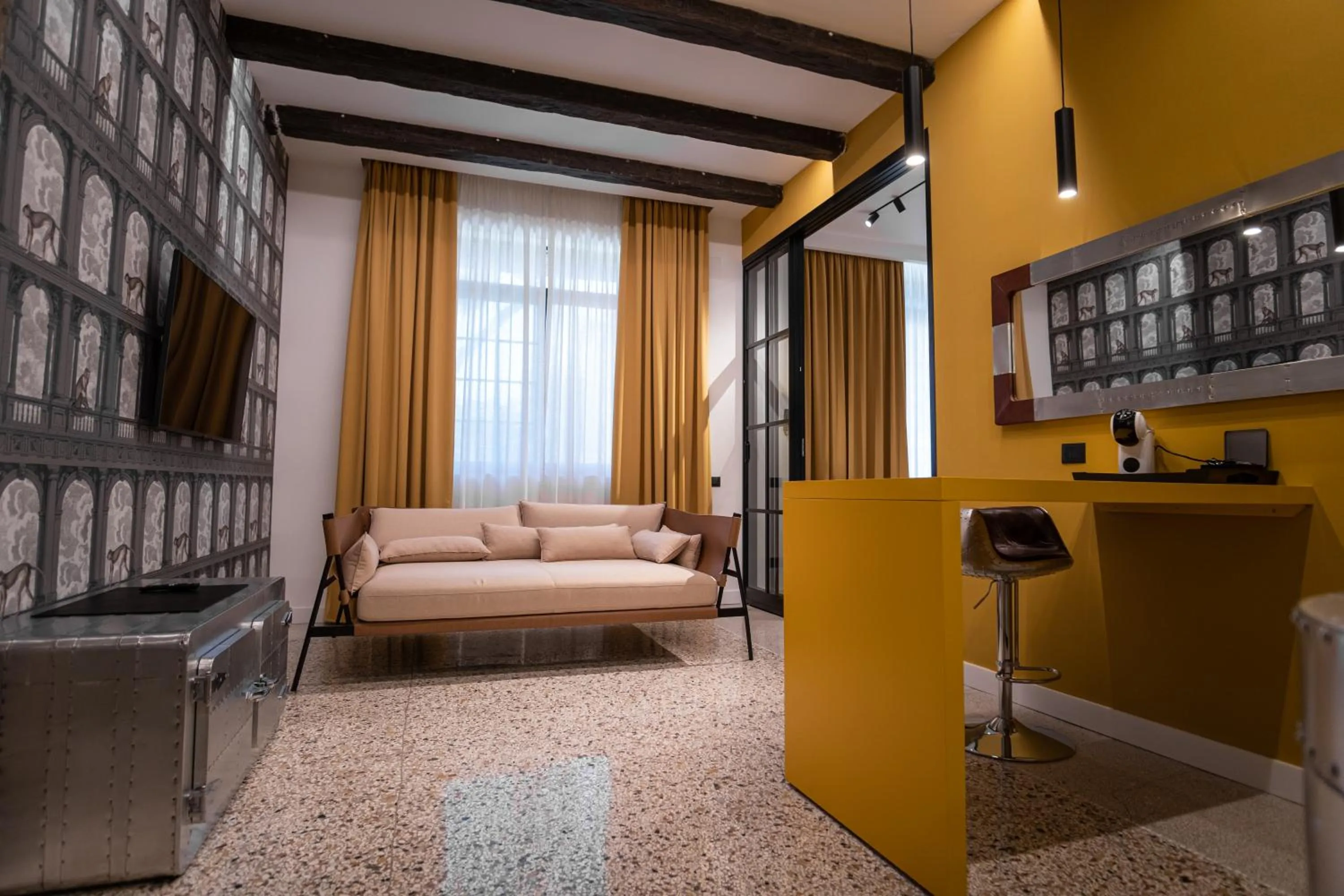 TV and multimedia, Bed in Palazzo Sebeto