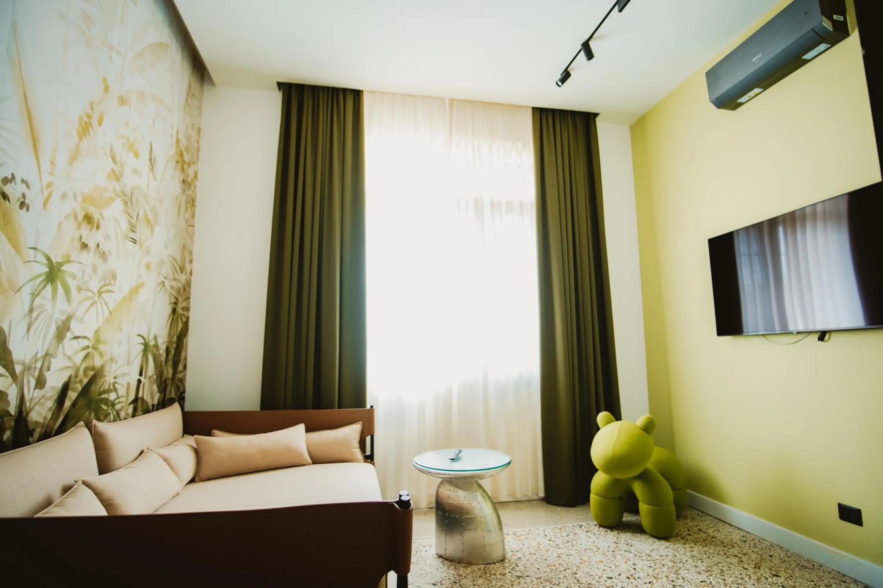 TV and multimedia in Palazzo Sebeto