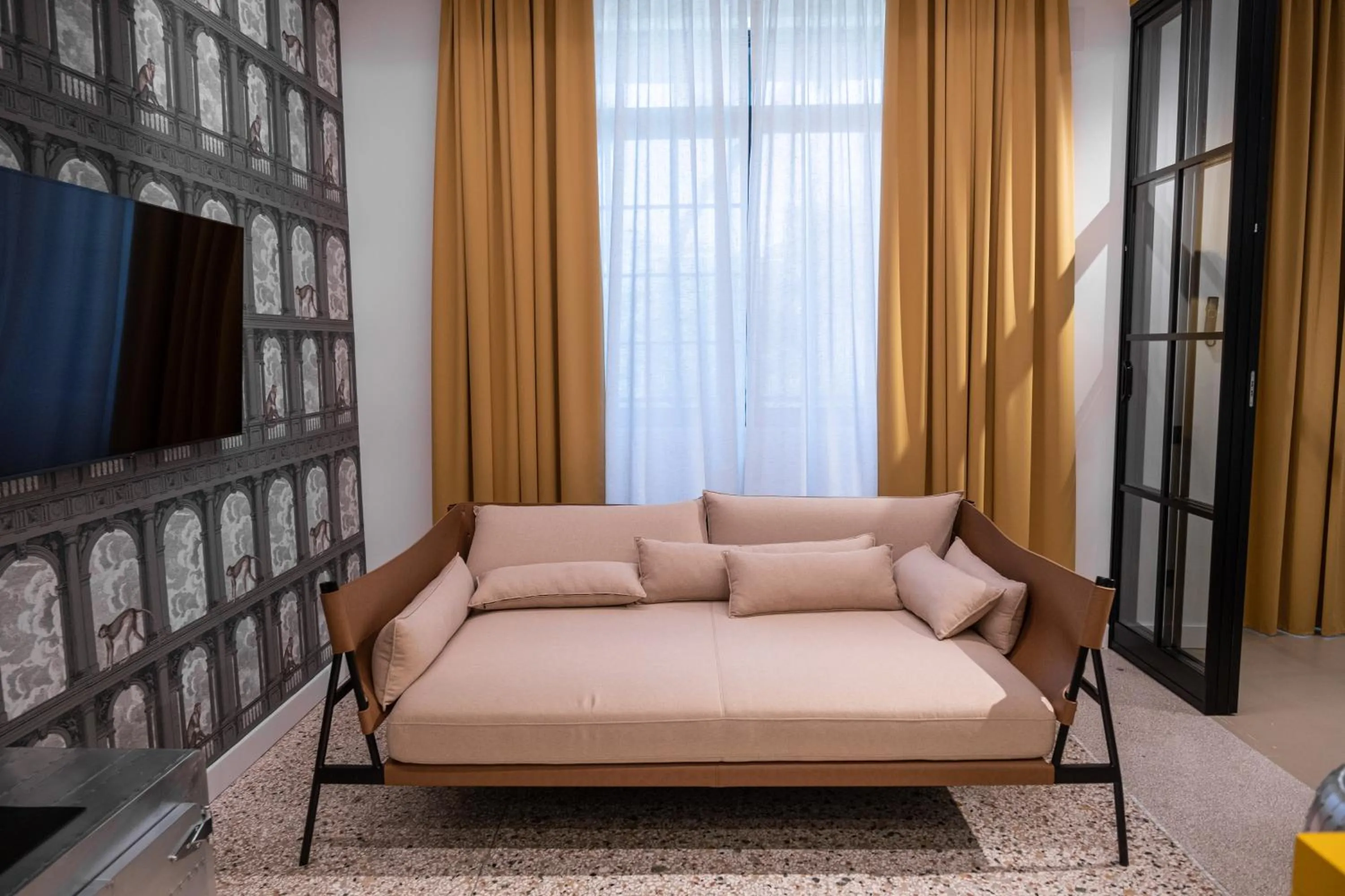 TV and multimedia in Palazzo Sebeto