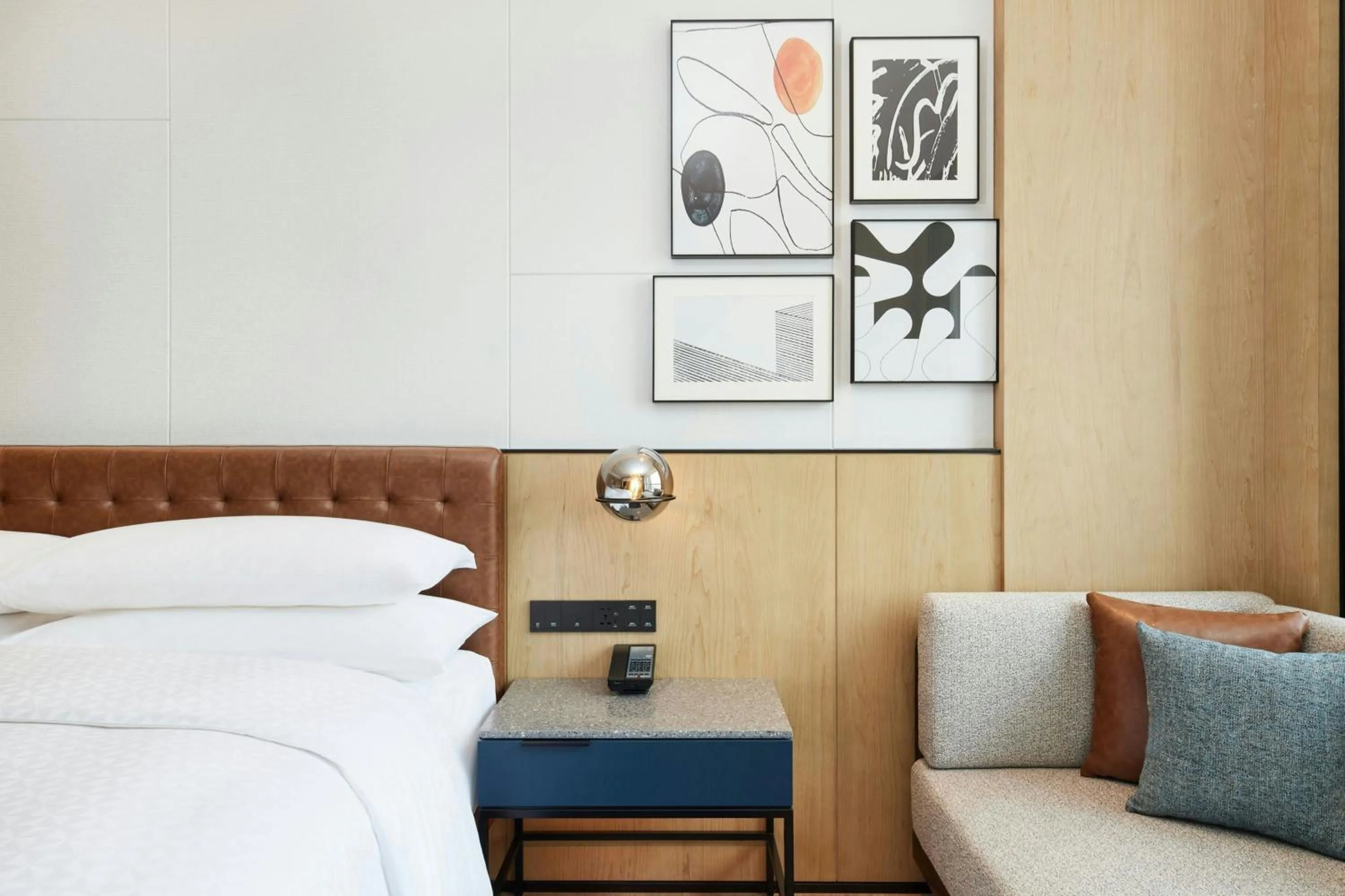 Photo of the whole room, Bed in Four Points by Sheraton Shanghai International Tourism and Resorts Zone