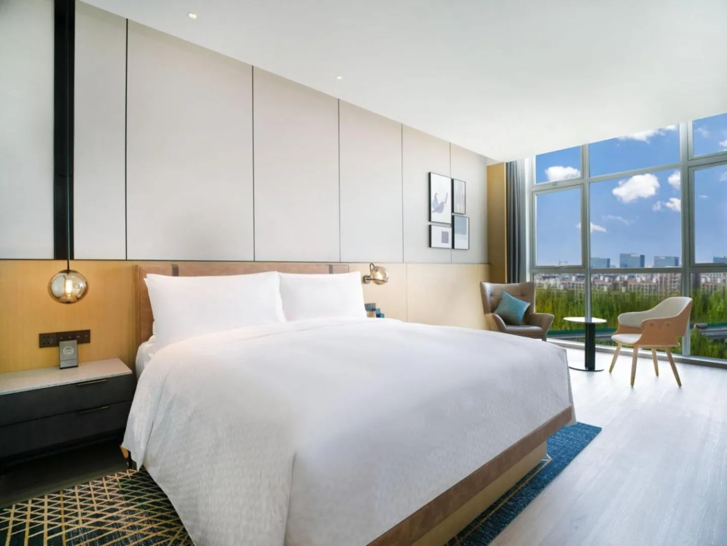 room service, Bed in Four Points by Sheraton Qingdao, Chengyang East